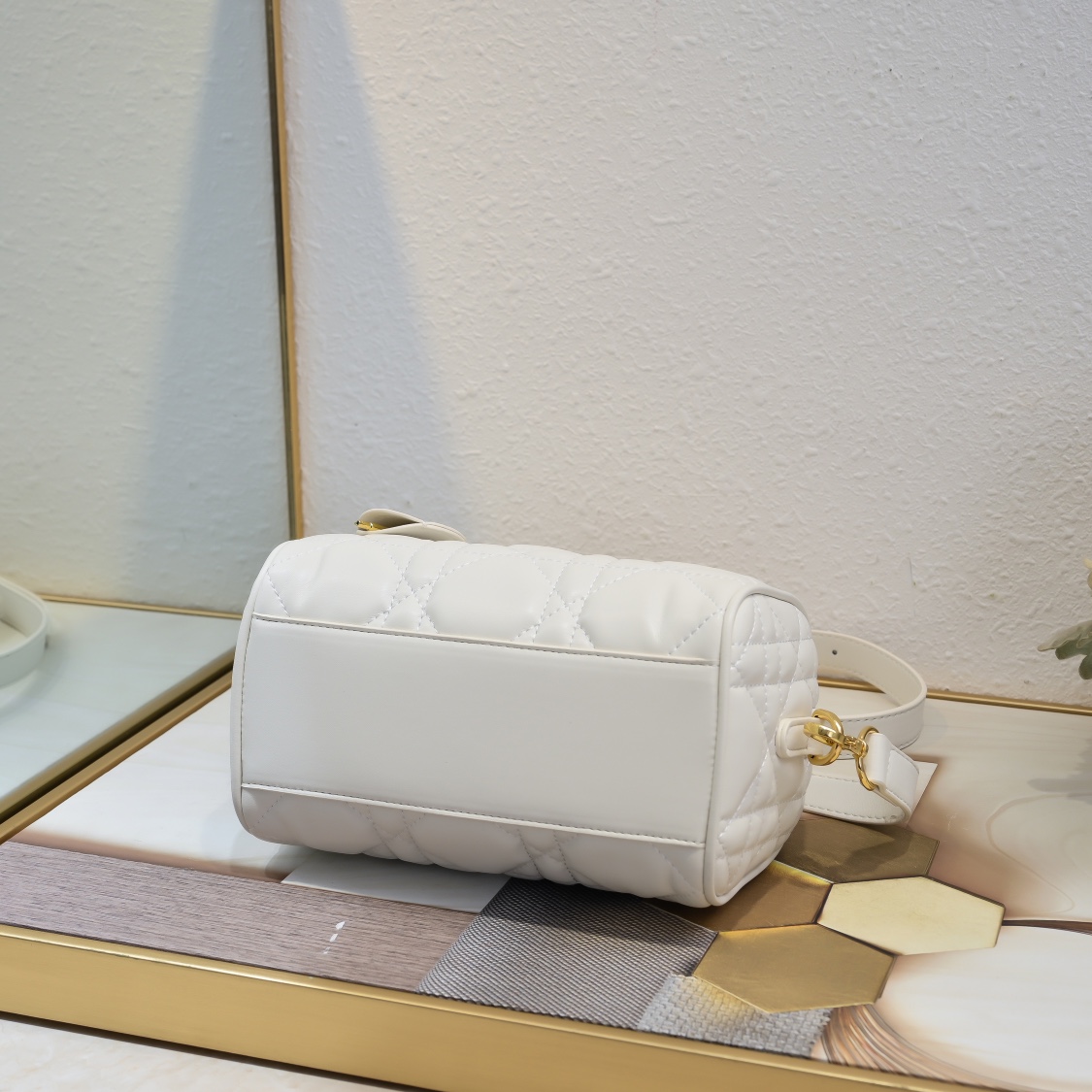 Dior Groove 20 White Quilted Handbag with Leather Key Charm and Lock 8 i1723352529 2960 6