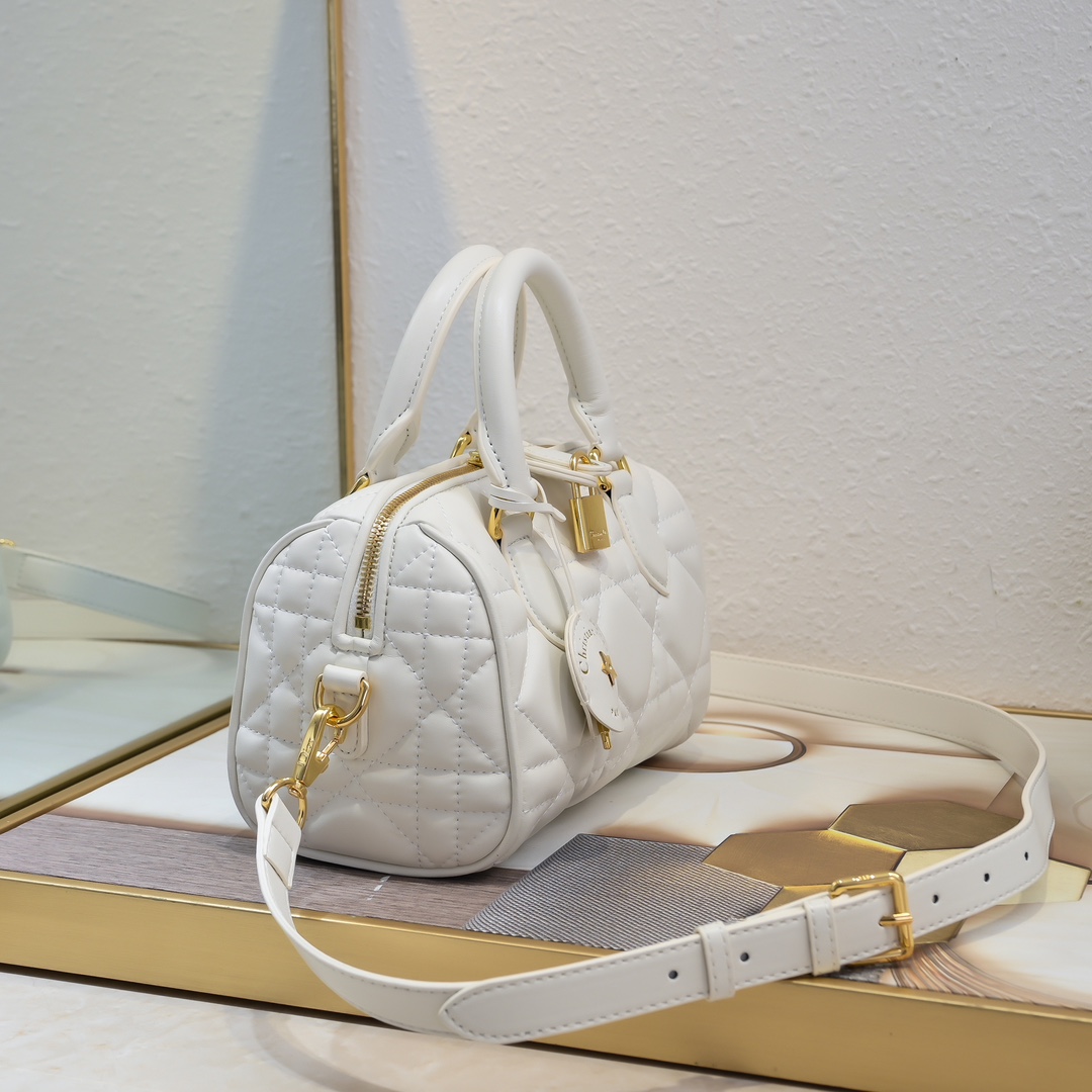 Dior Groove 20 White Quilted Handbag with Leather Key Charm and Lock 3 i1723352529 6573 3