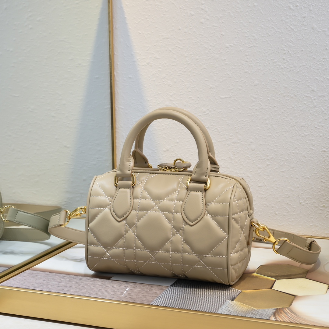 Dior Groove 20 Handbag, Beige Quilted Leather, Gold-Tone Hardware 4 i1723352575 7919 1