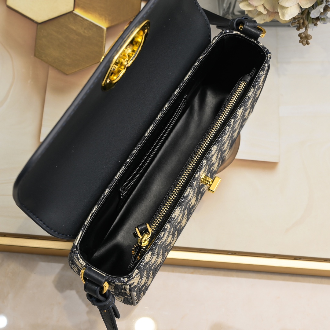 Dior 30 Montaigne Oblique East-West Chain Bag - Stylish & Elegant 10 i1724723700 9483 8