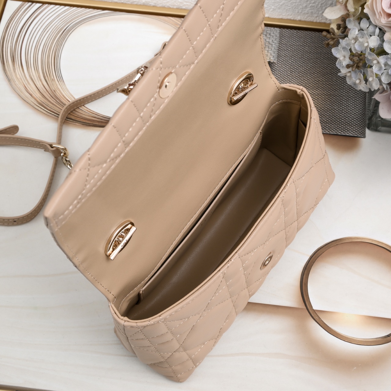 My Tender Dior Top Han..羊皮革超大藤格纹 这款My Tender Dior Top Handle