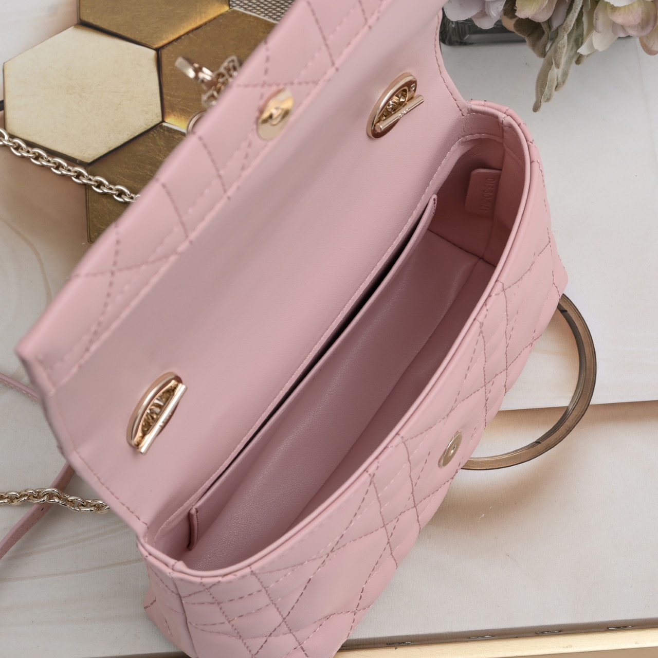 My Tender Dior Top Han..羊皮革超大藤格纹 这款My Tender Dior Top Handle My Tender Dior Top Han..羊皮革超大藤格纹 这款My Tender Dior Top Handle