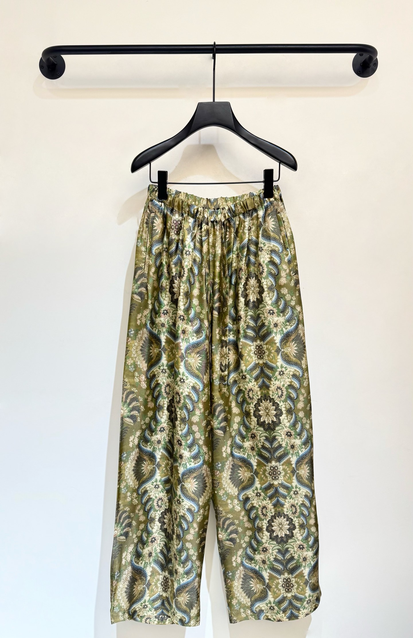 _dR09s8yAakxM_gK0NTmEnAi1U6Is6RjUQhLUvYw