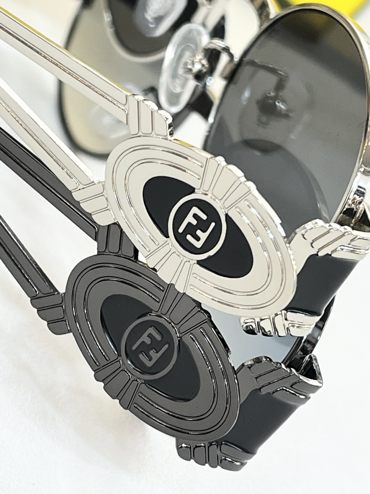  FENDI*
ModSL7040
Size55-19-140
