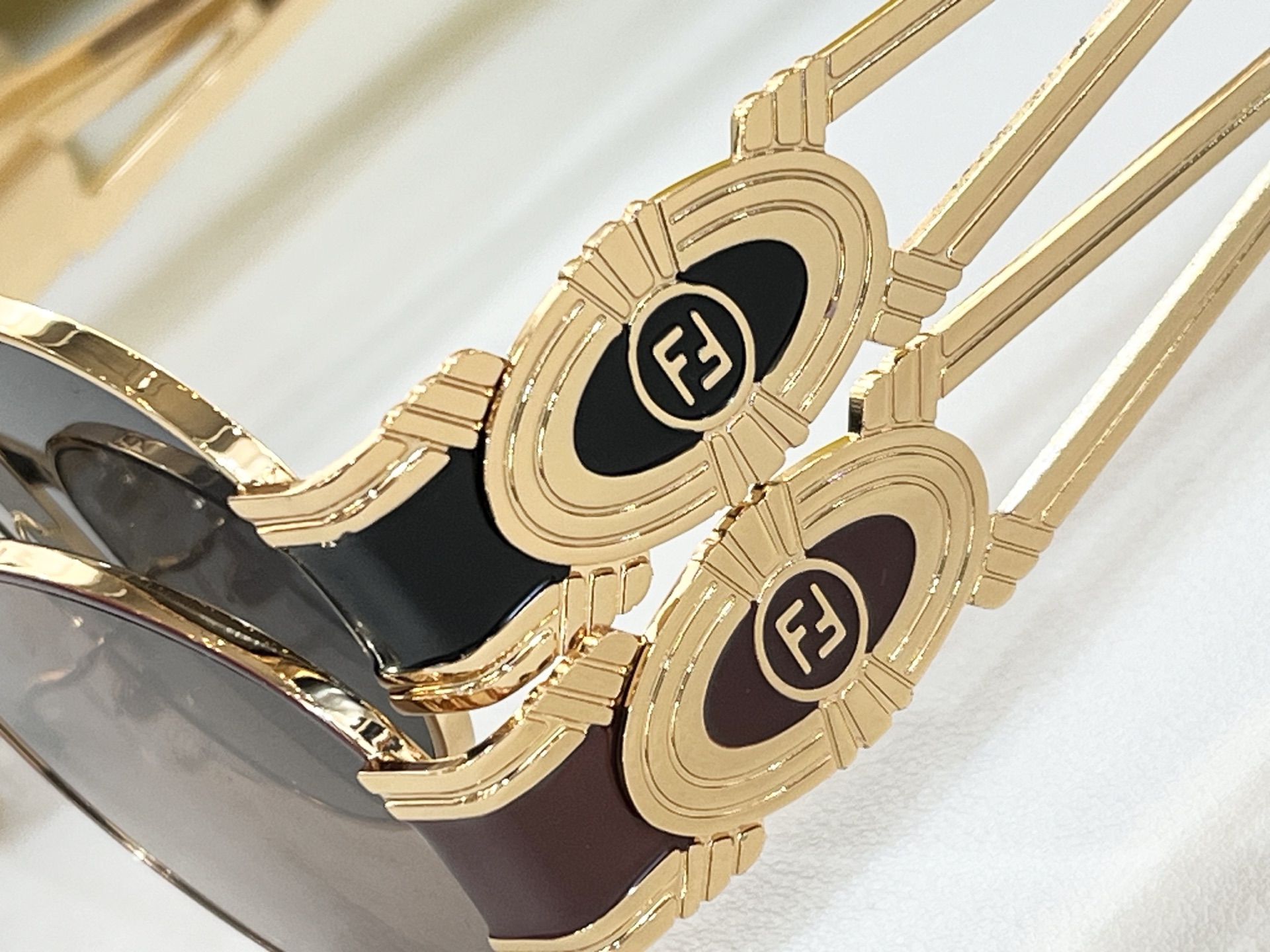  FENDI*
ModSL7040
Size55-19-140
