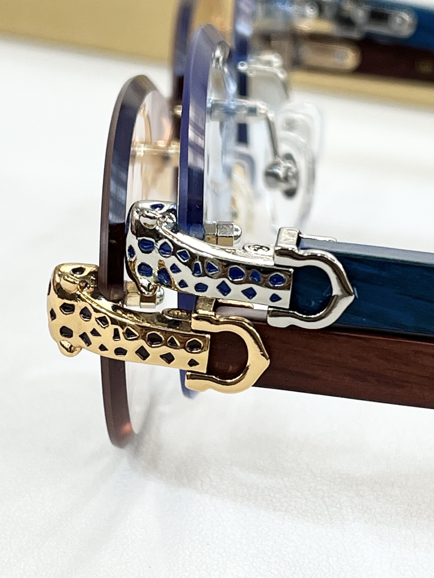  Cartier *
Mod：CT0615 s
Size59-17-143
