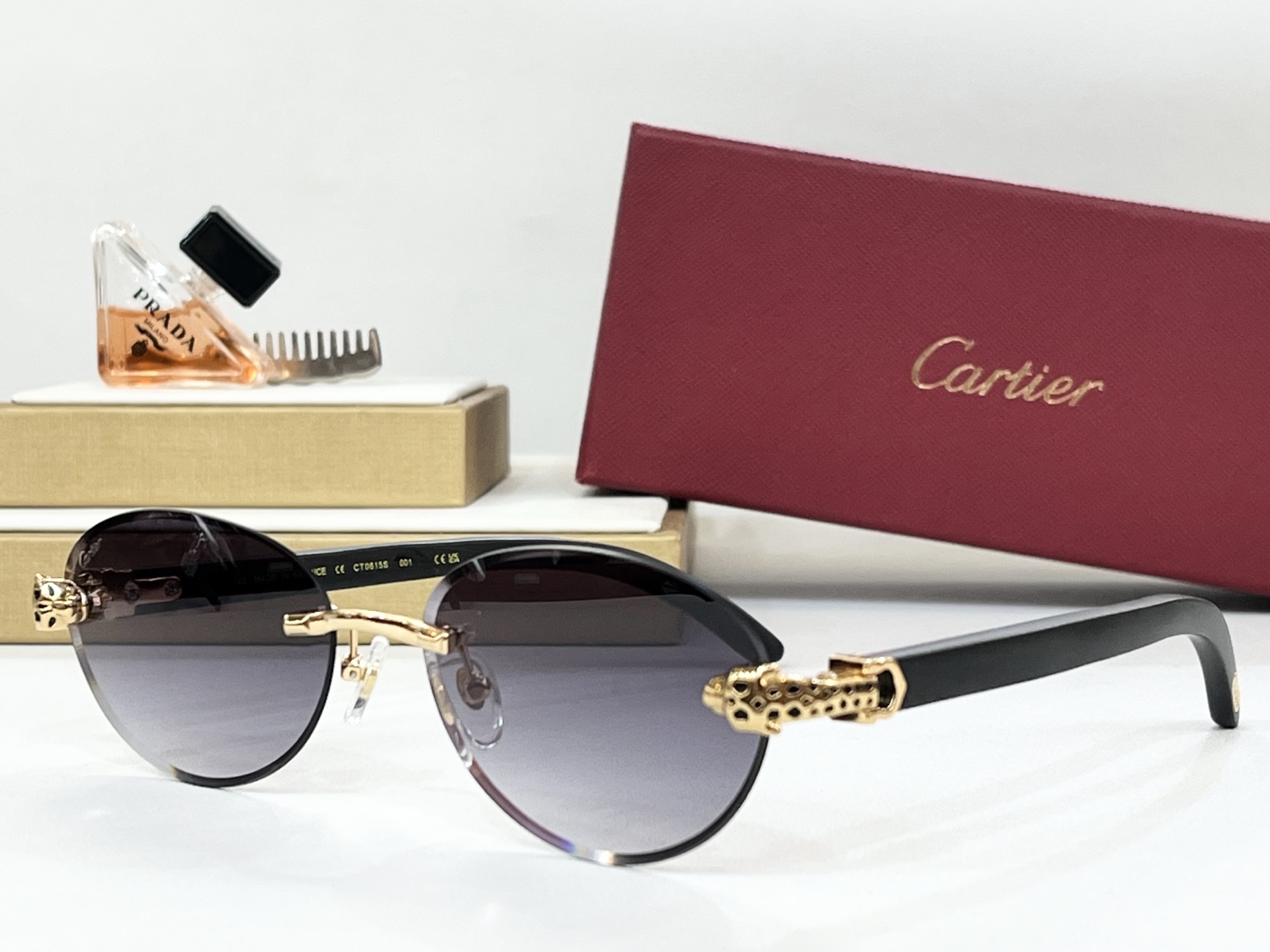  Cartier *
Mod：CT0615 s
Size59-17-143
