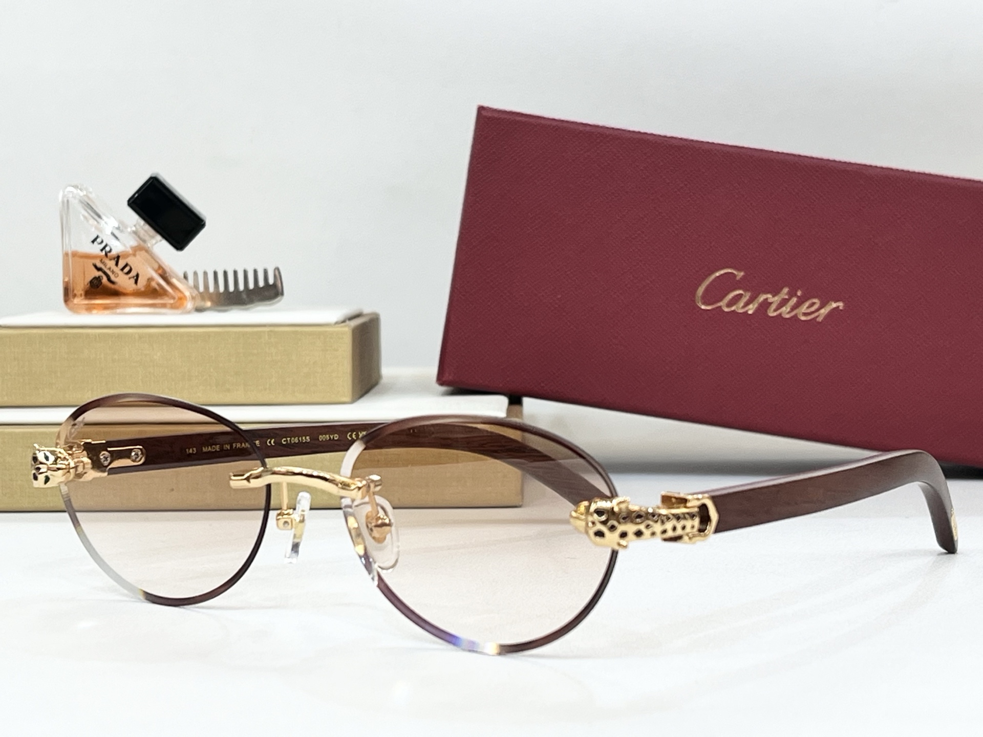  Cartier *
Mod：CT0615 s
Size59-17-143

