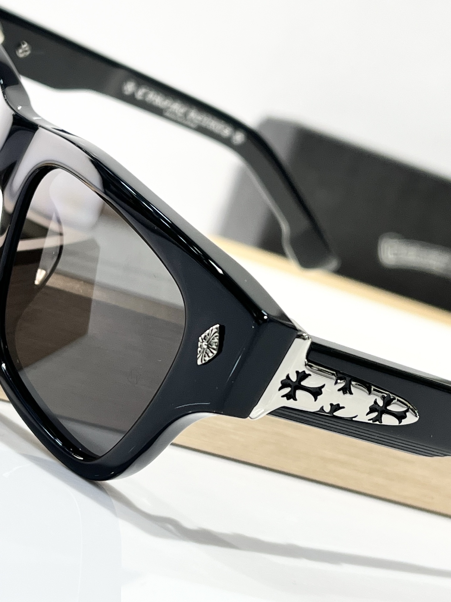  Zeiss lenses
CHROME HEART
ModCRYPDIC
SIZE51-22-145
