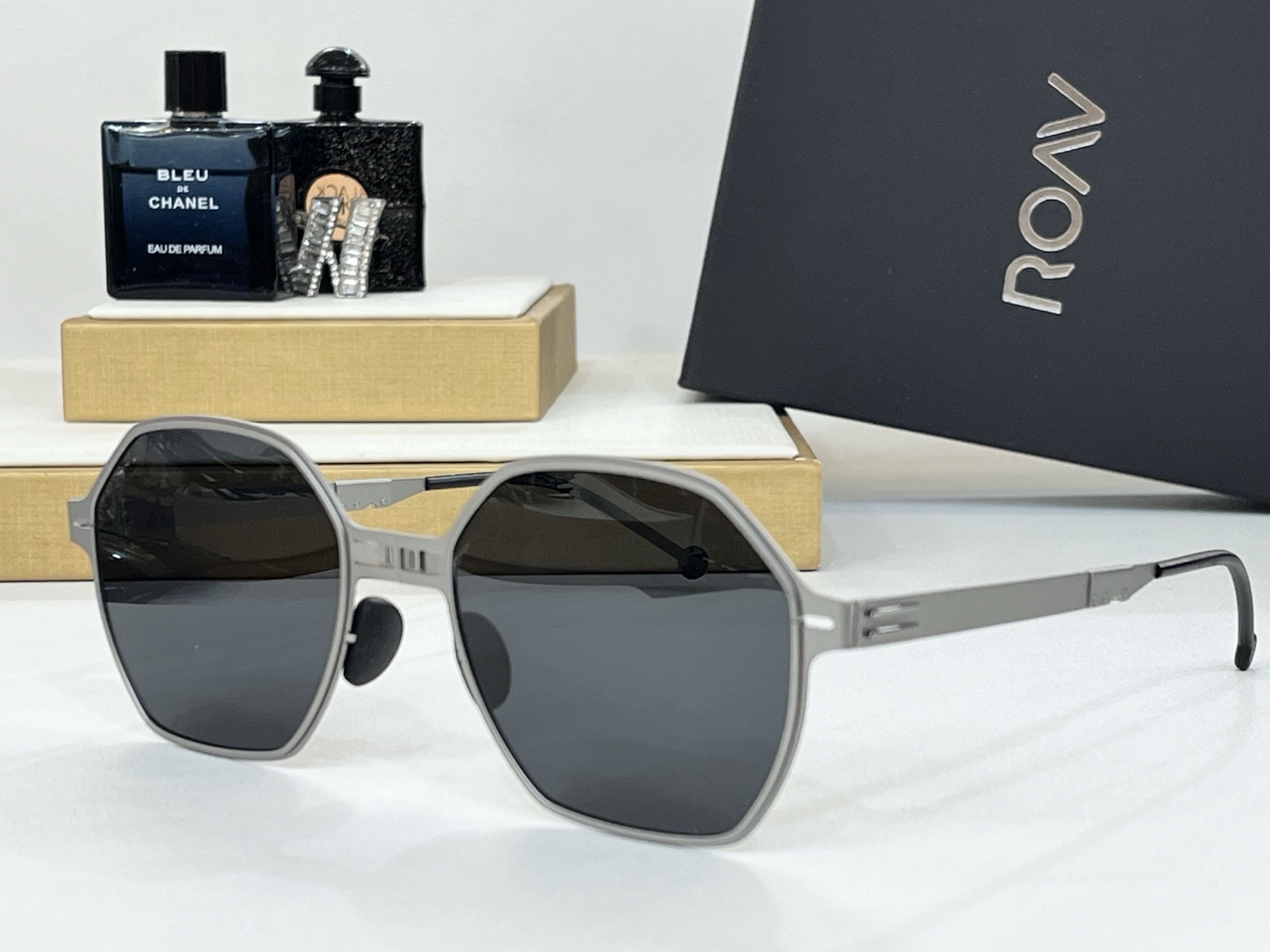  ROAV 
The brand can be changed.
ModelHAEROI
 Polari