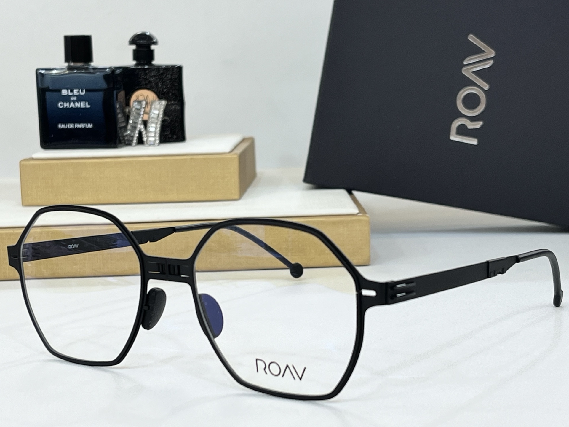  ROAV 
The brand can be changed.
ModelHAEROI
 Polari
