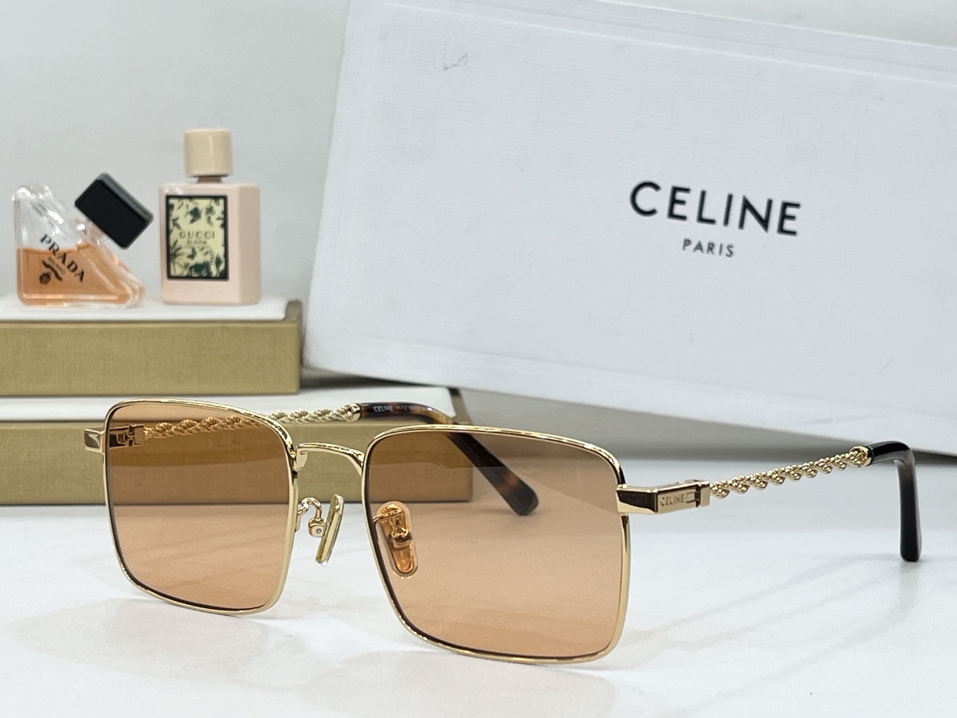  CELINE
Mod：CL40522 
Size54-18-140
