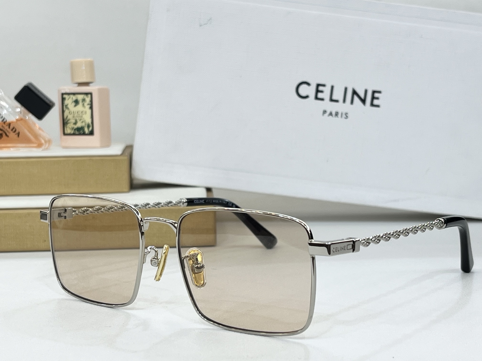  CELINE
Mod：CL40522 
Size54-18-140
