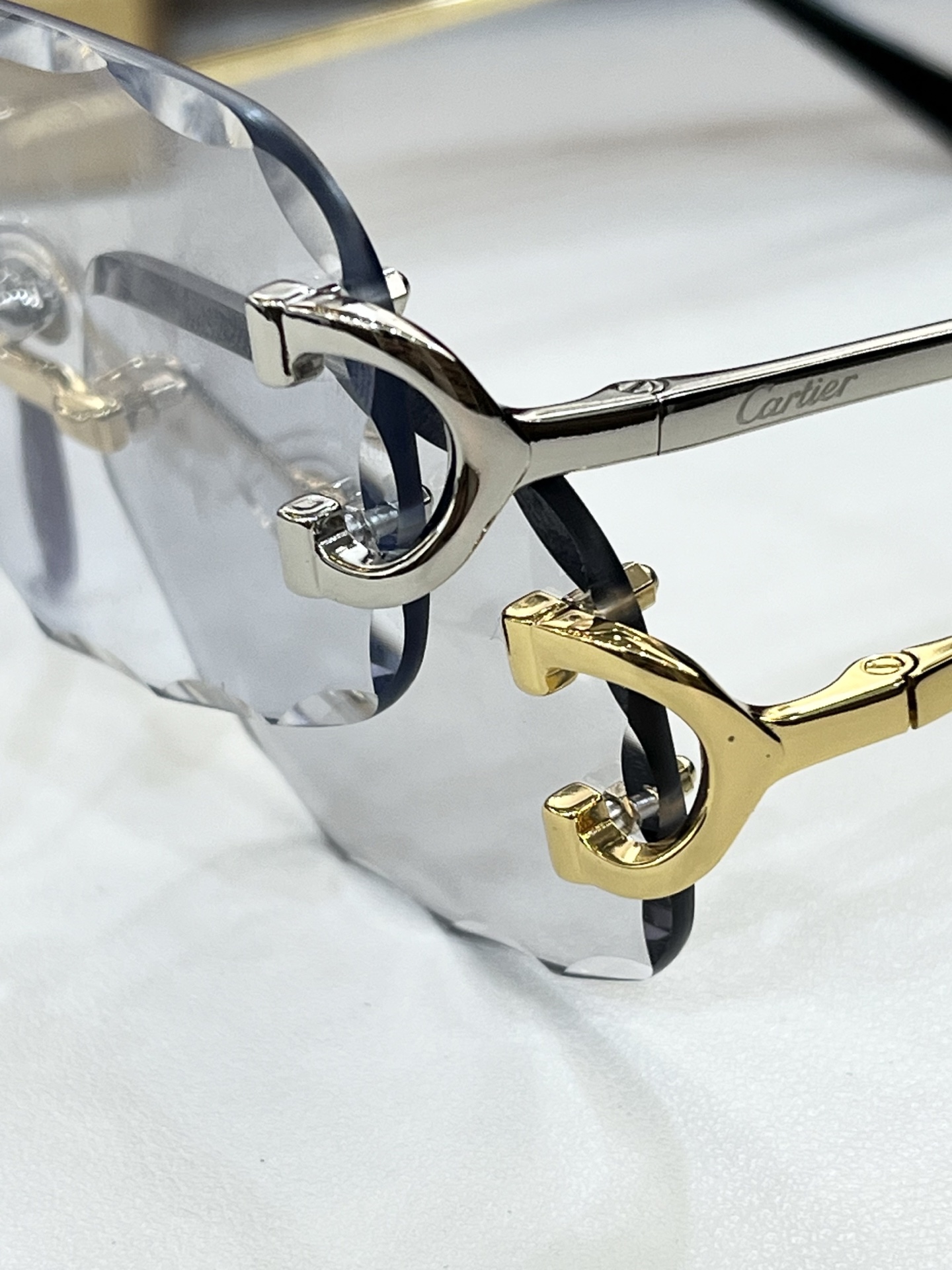  Cartier
ModCT00920
Size55-18-135

