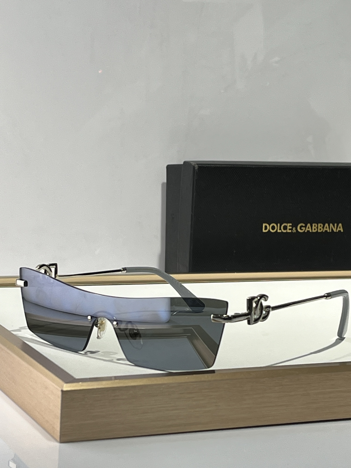  DOLCE & GABBAN*
MODEL：DG2292
SIZE：137口37-145
