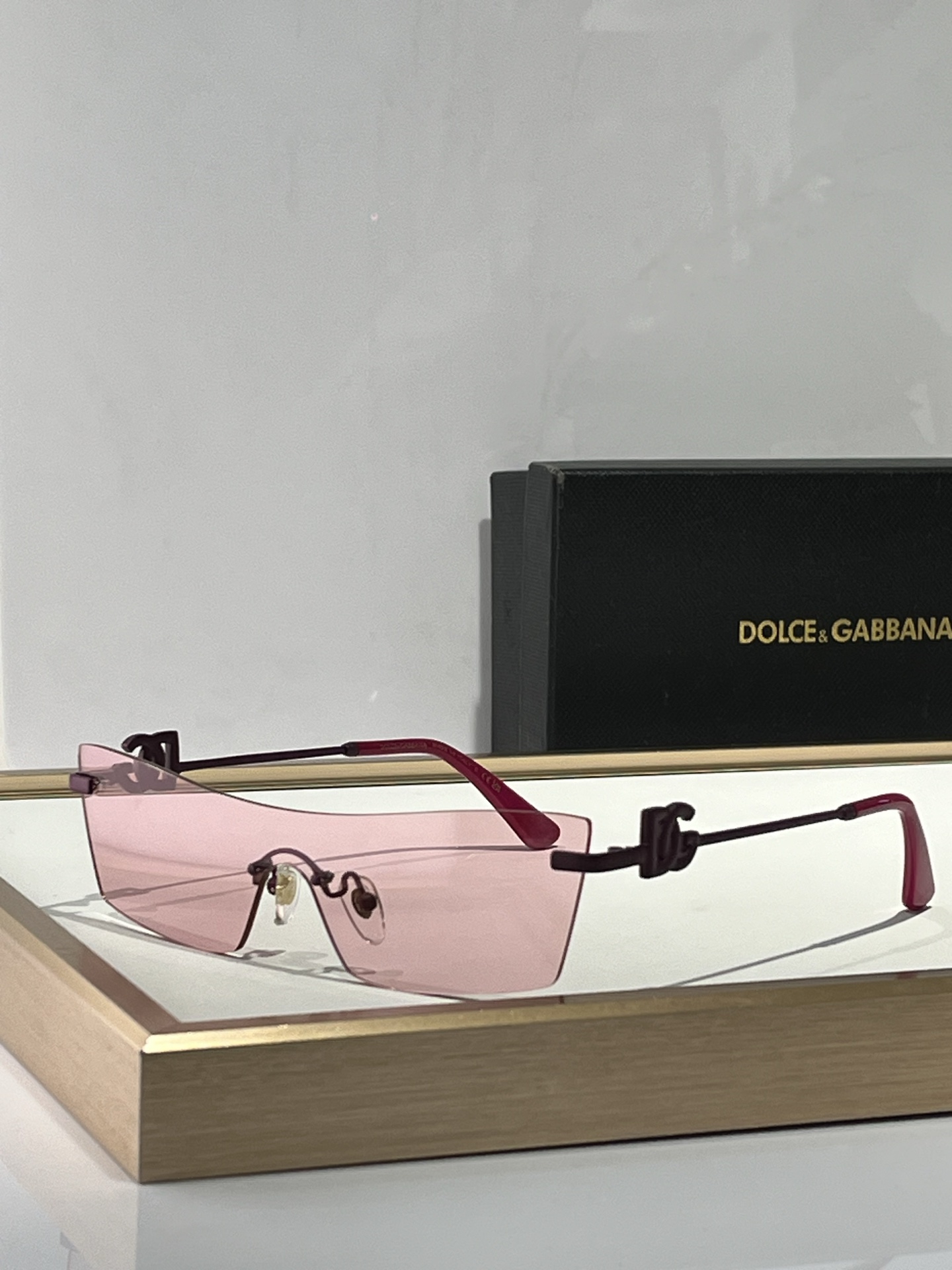  DOLCE & GABBAN*
MODEL：DG2292
SIZE：137口37-145
