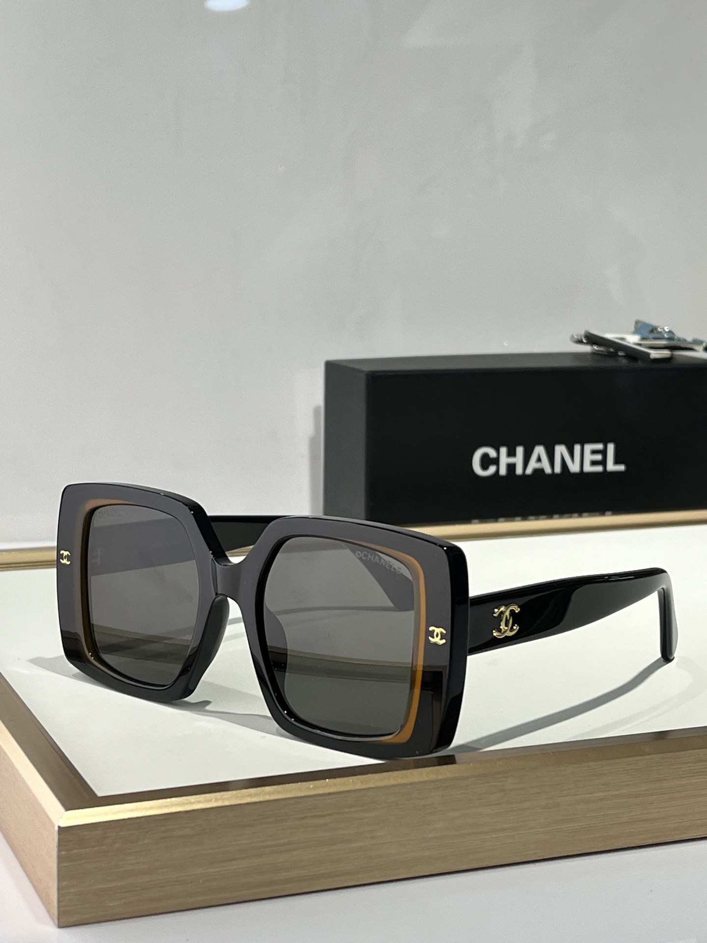  CHANEL
Mod9167
Size51-20-140

