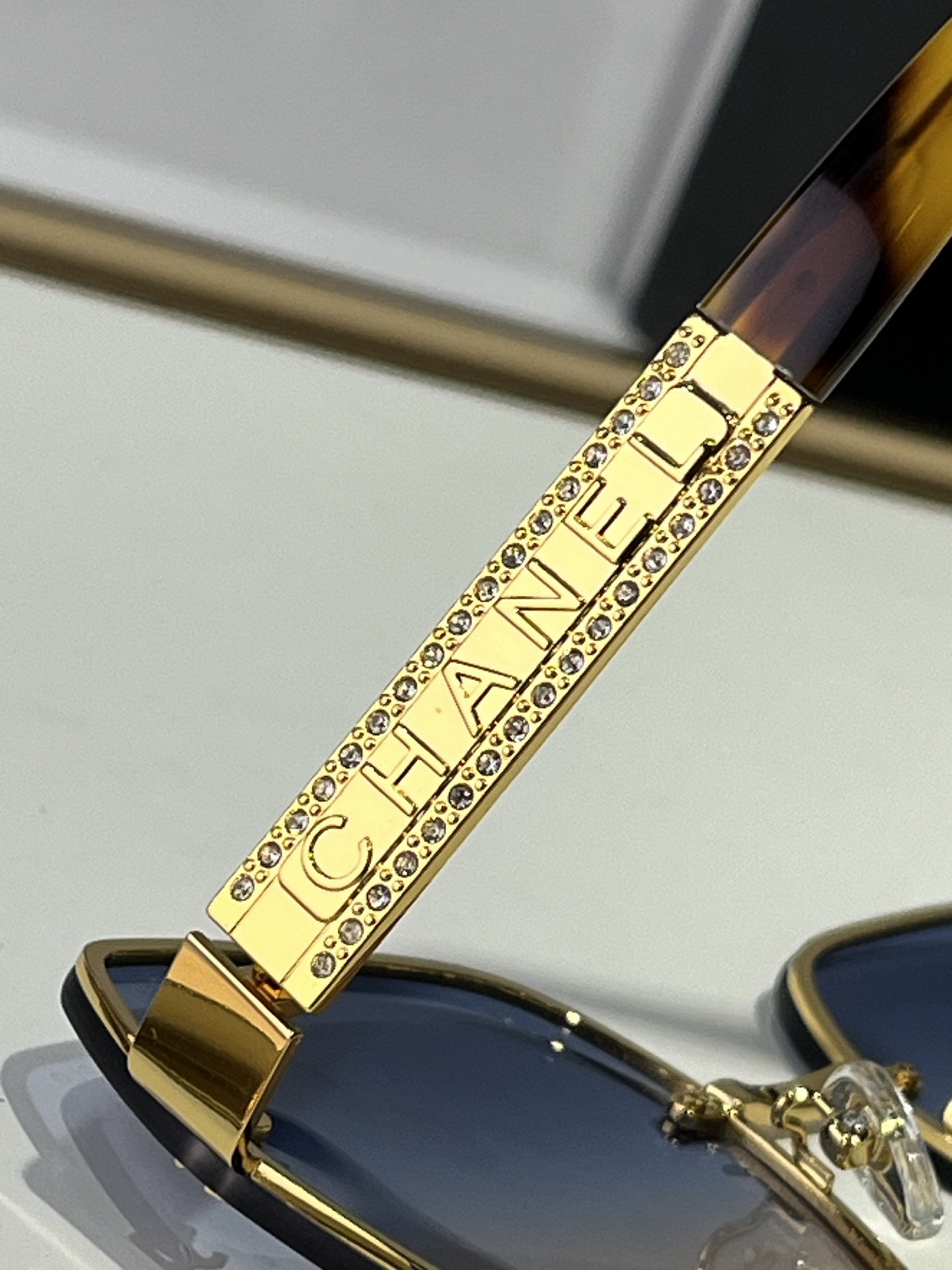  CHANEL
Mod5892
Size58-19-145
