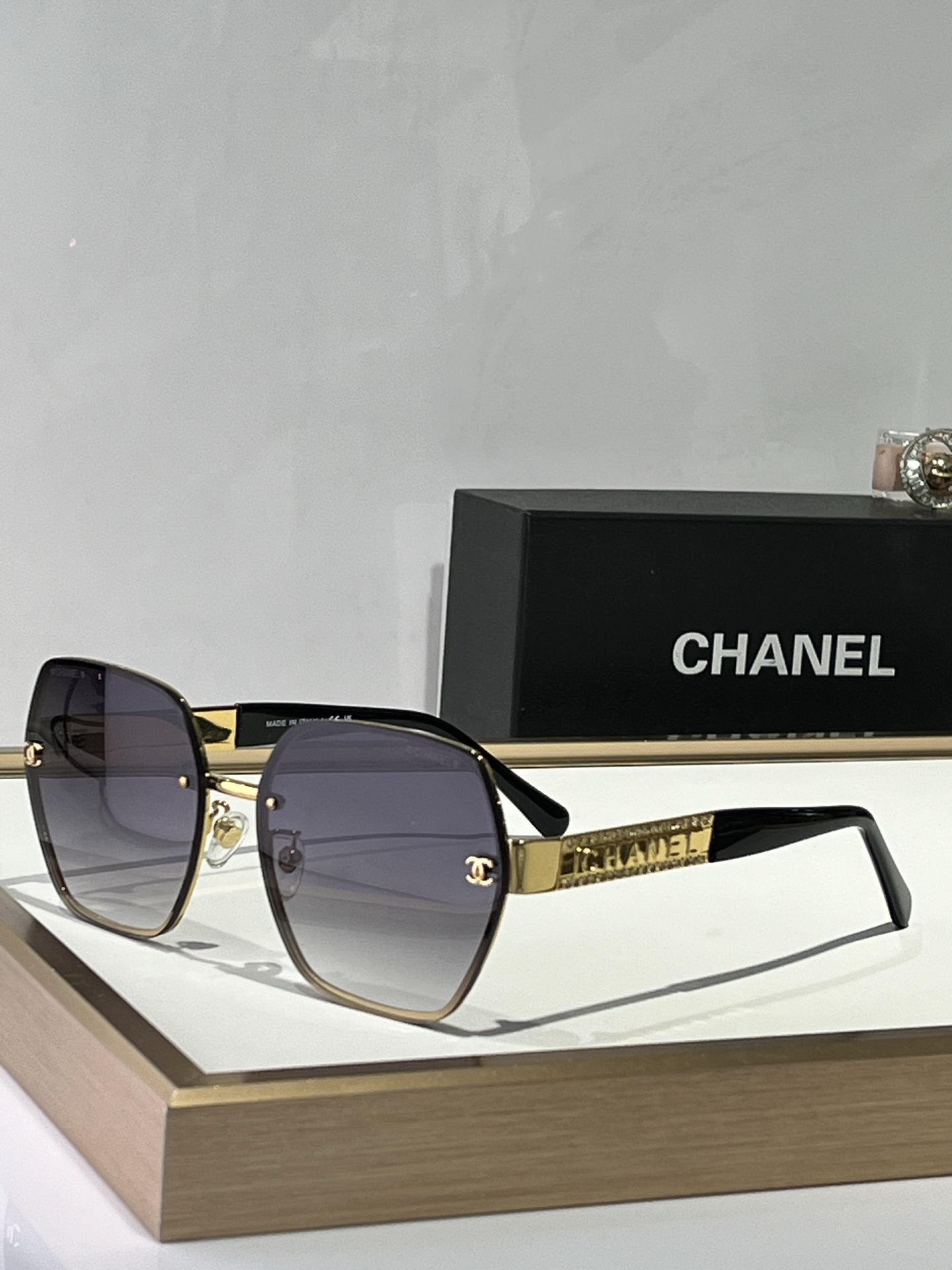  CHANEL
Mod5892
Size58-19-145
