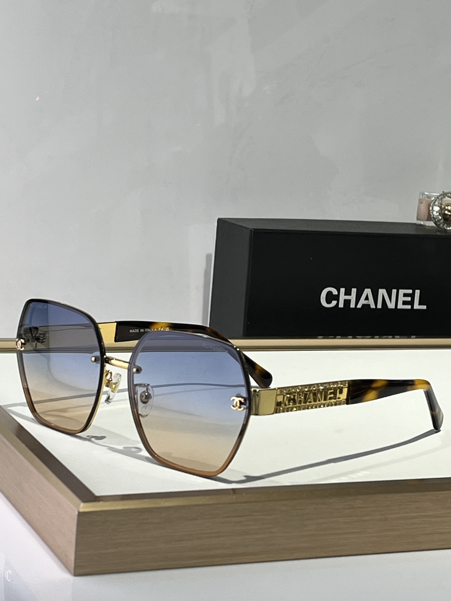  CHANEL
Mod5892
Size58-19-145
