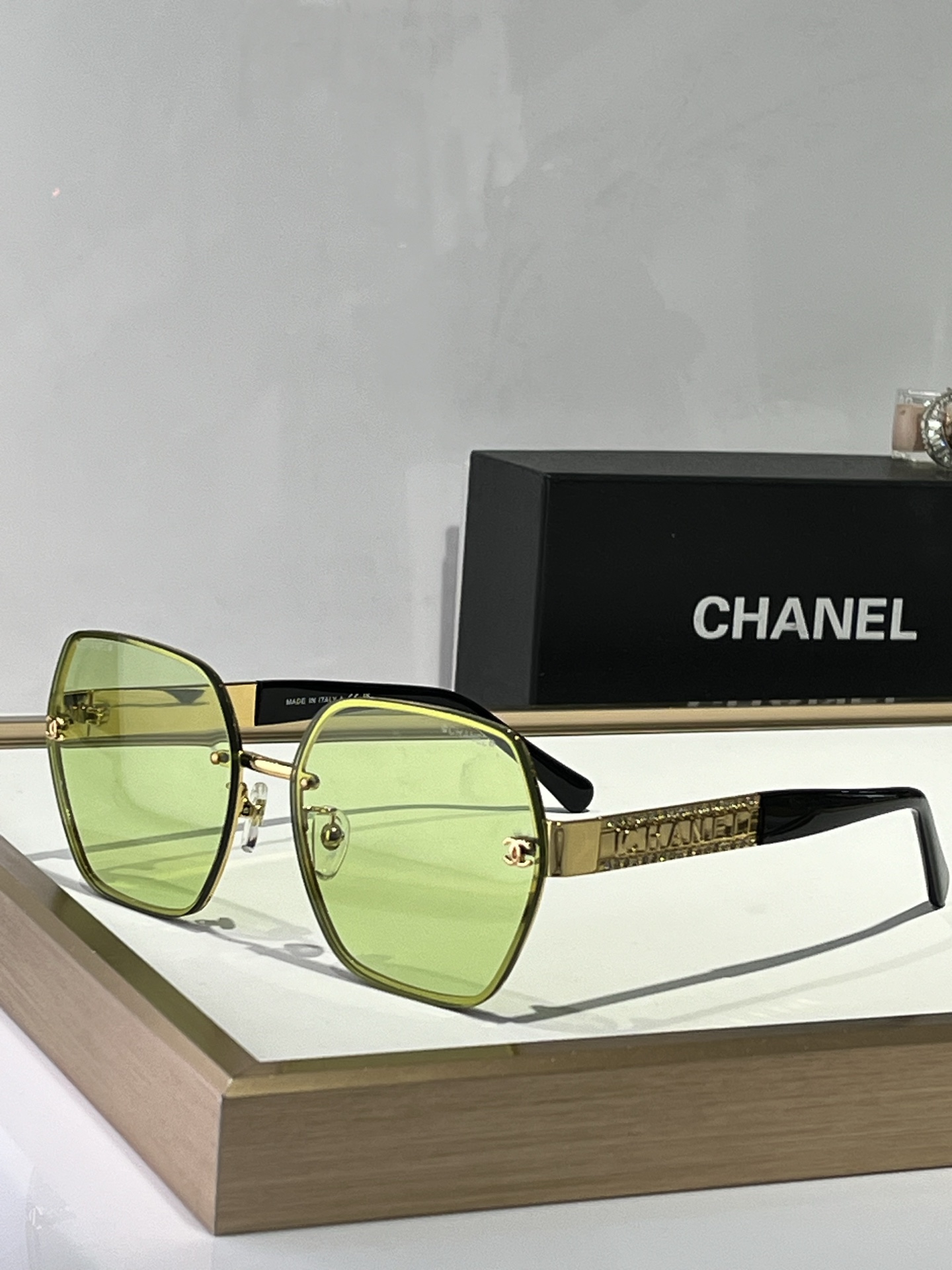  CHANEL
Mod5892
Size58-19-145
