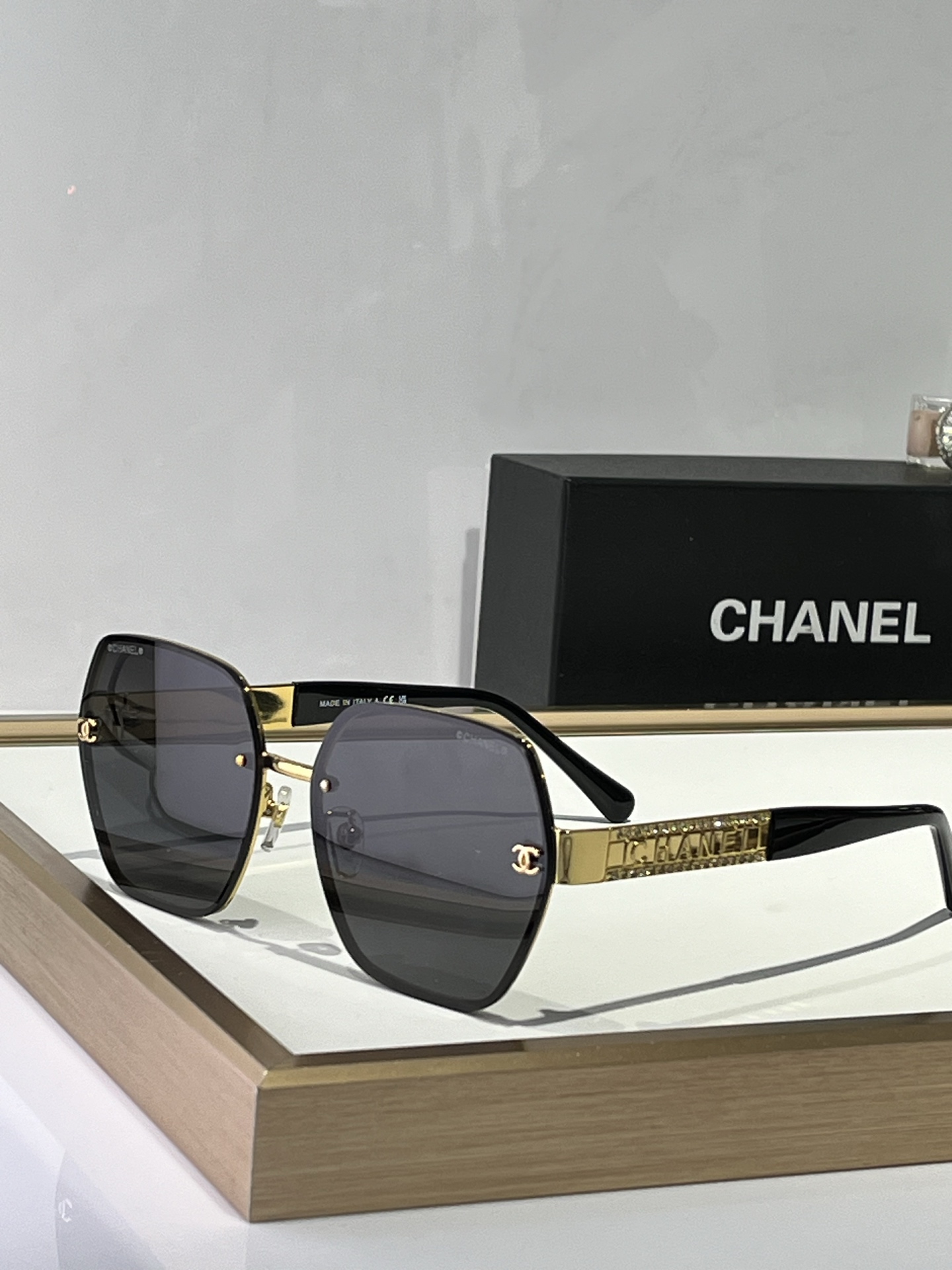  CHANEL
Mod5892
Size58-19-145
