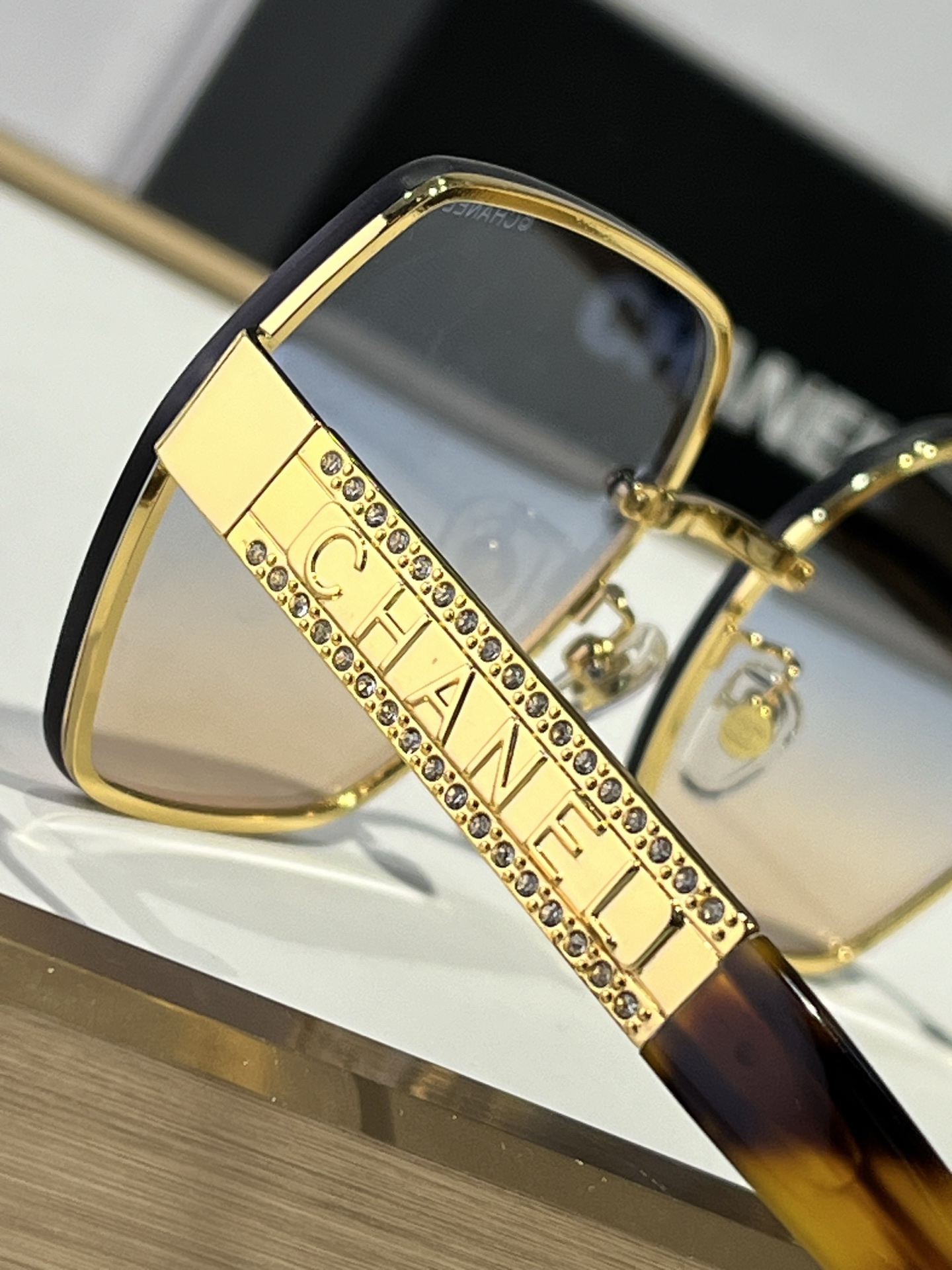  CHANEL
Mod5892
Size58-19-145
