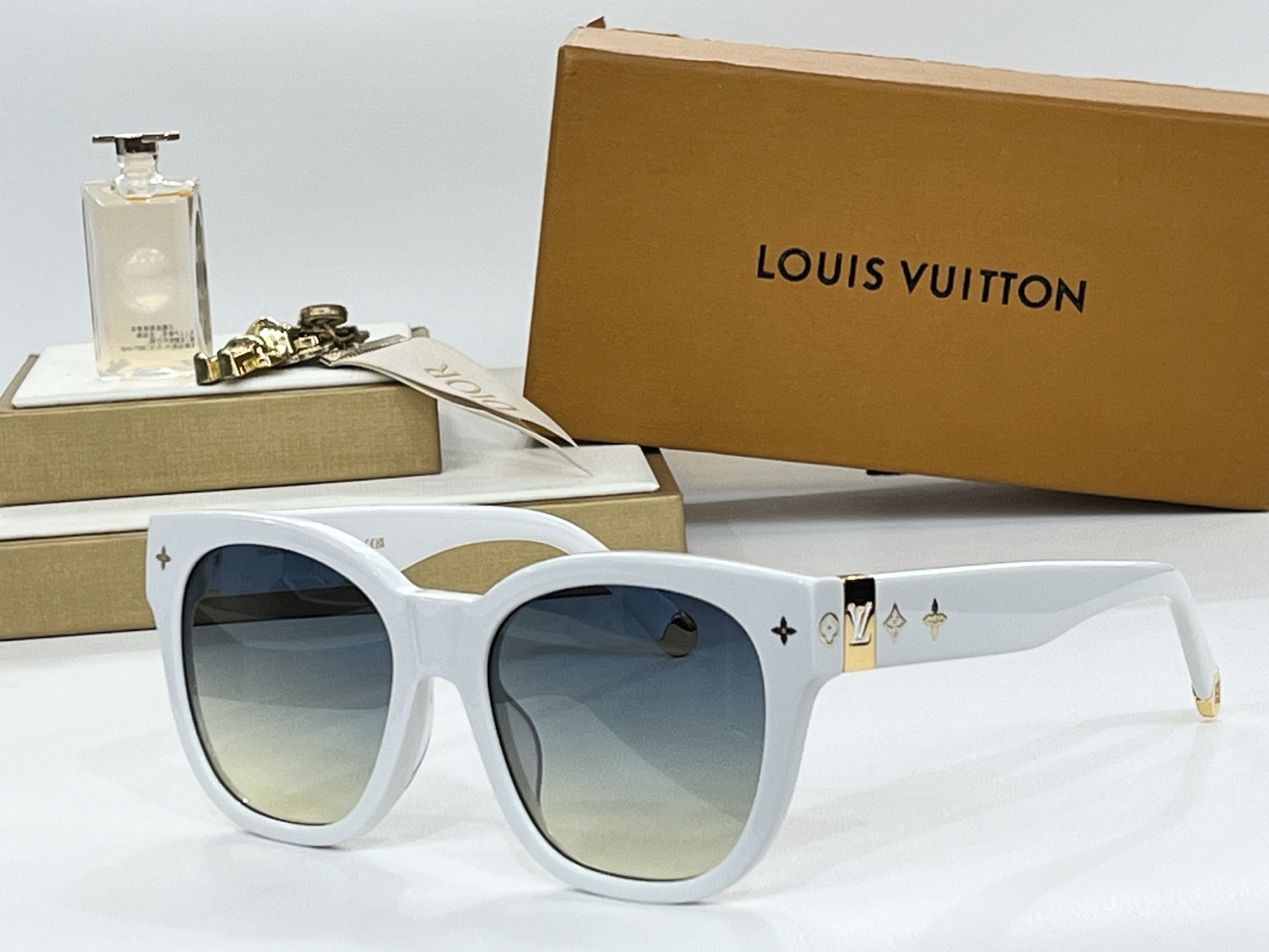  LOUI*
ModZ2413U
Size55-19-143
