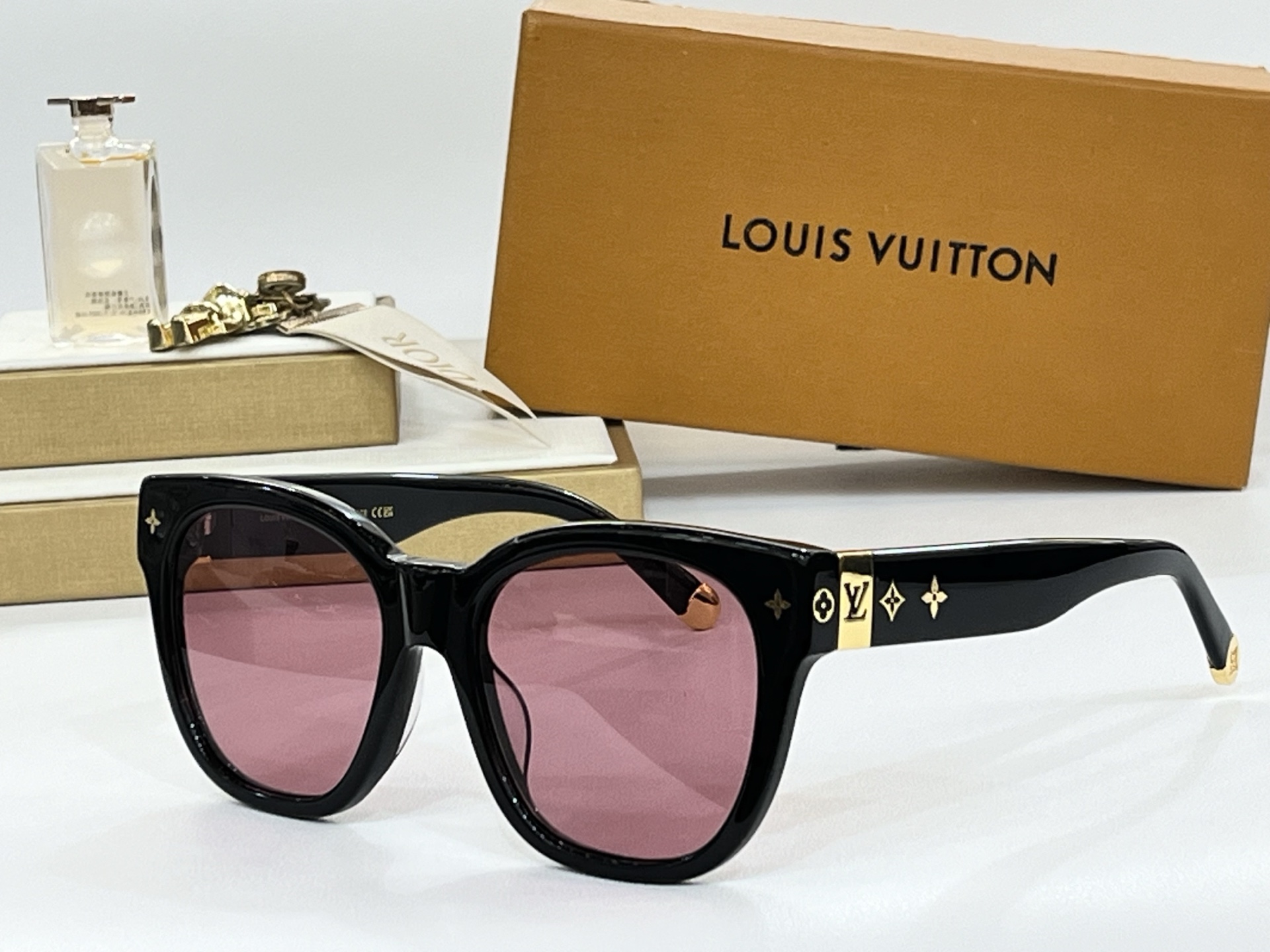  LOUI*
ModZ2413U
Size55-19-143
