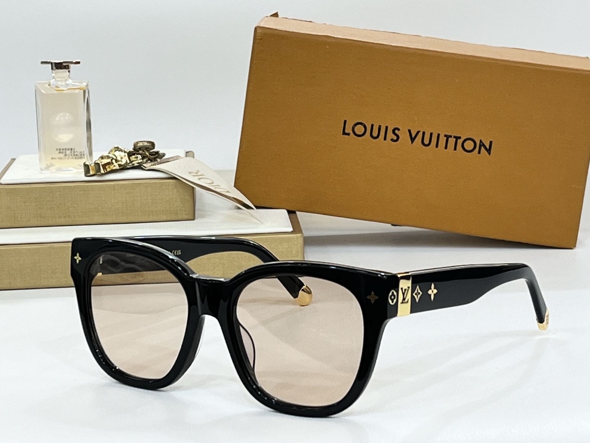  LOUI*
ModZ2413U
Size55-19-143
