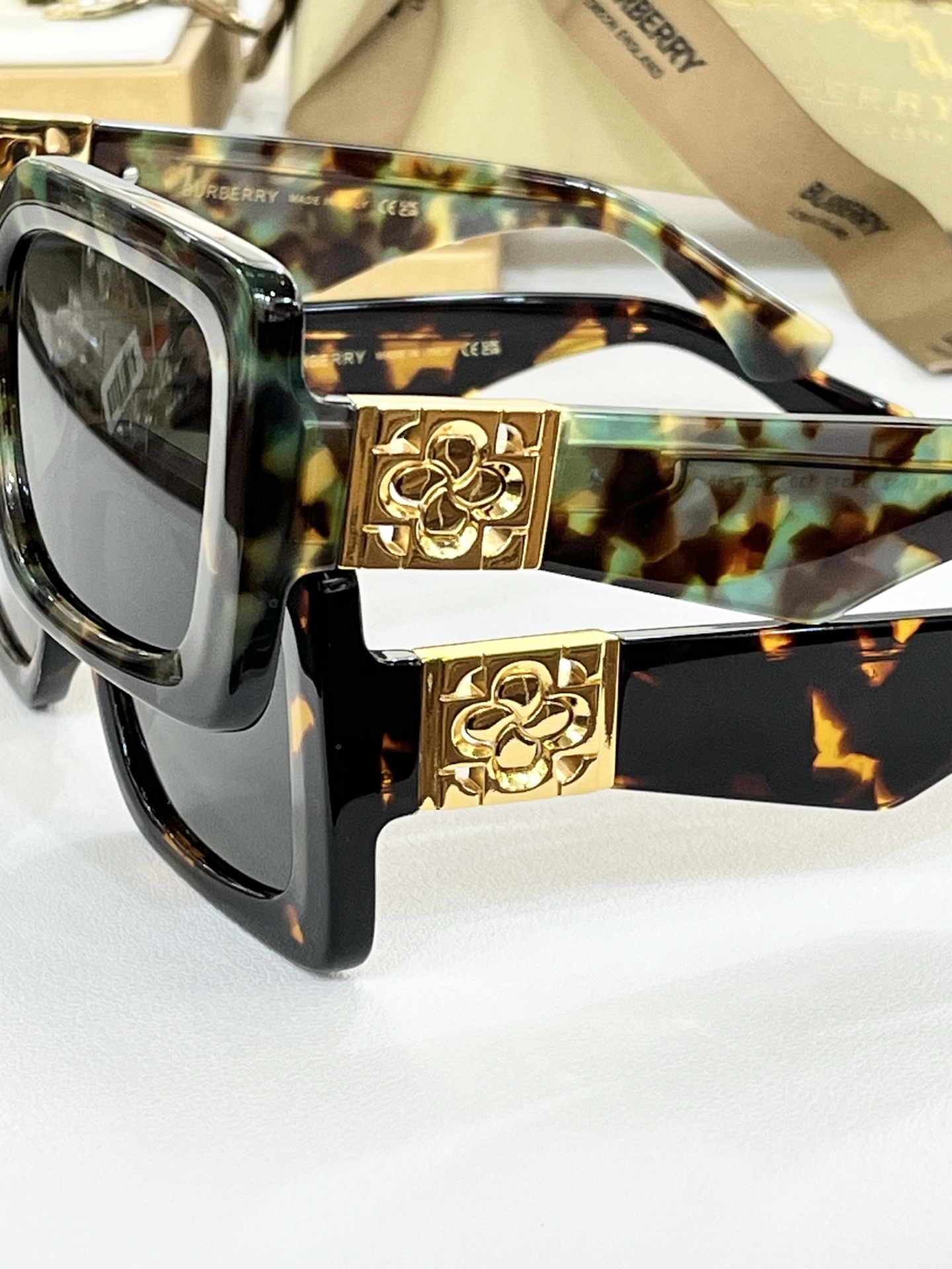  LOUIS VUITTO
MODEL：Z1729W
SIZE：56口18-143
