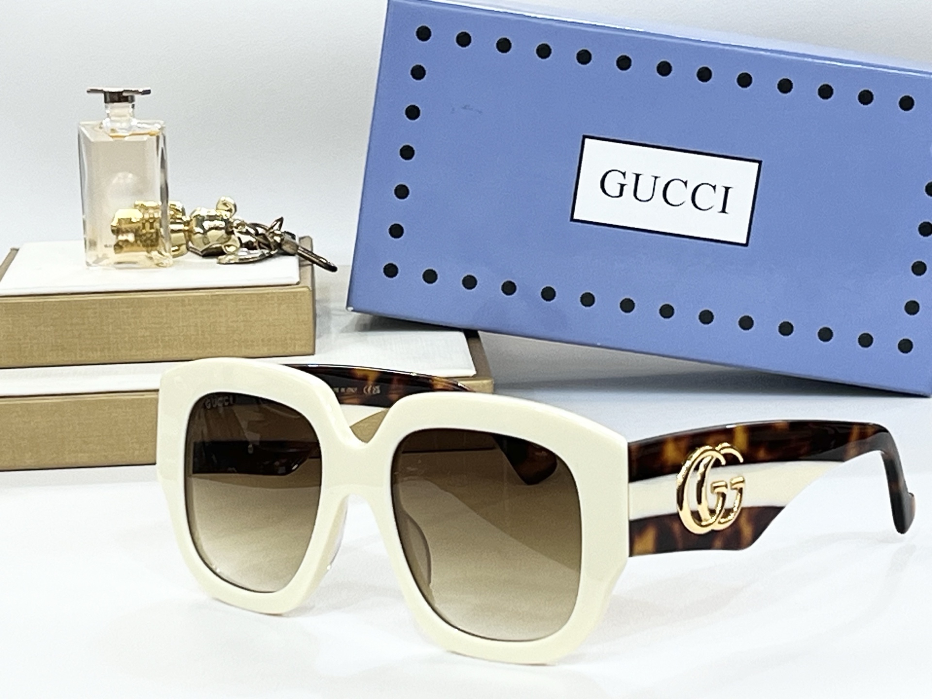  GUCC*
MODEL：GG1546S
SIZE：53口20-145

