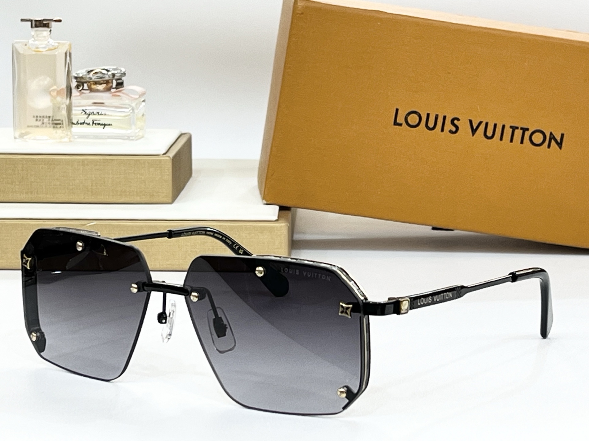  LOUIS*
ModZ1307
Size61-14-145
