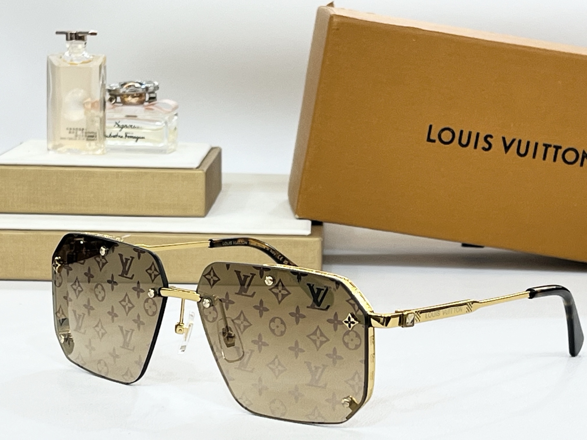  LOUIS*
ModZ1307
Size61-14-145
