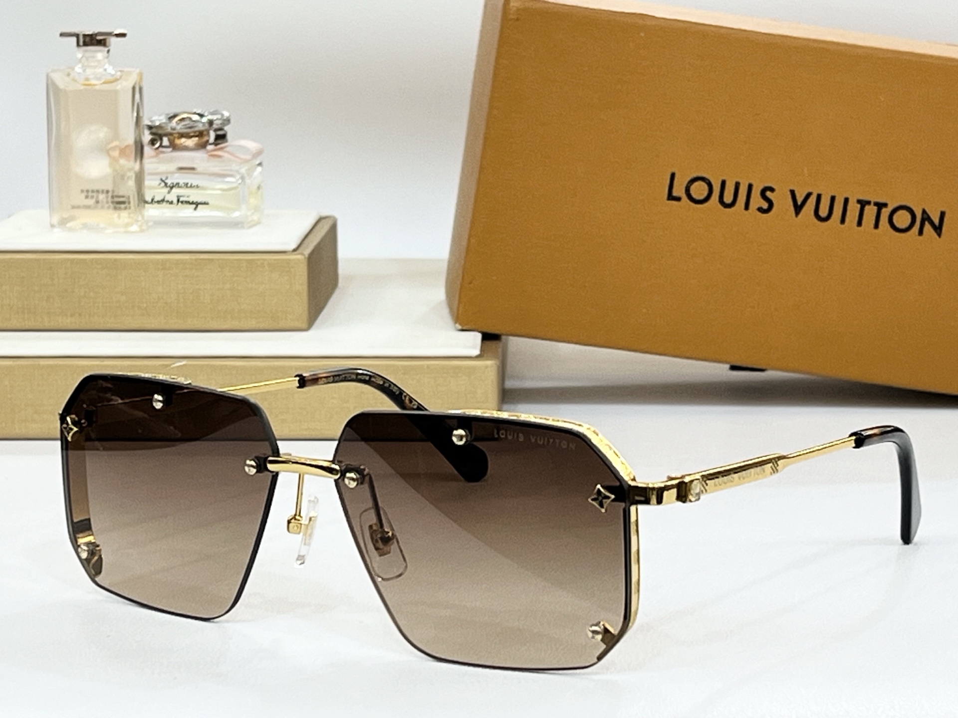  LOUIS*
ModZ1307
Size61-14-145
