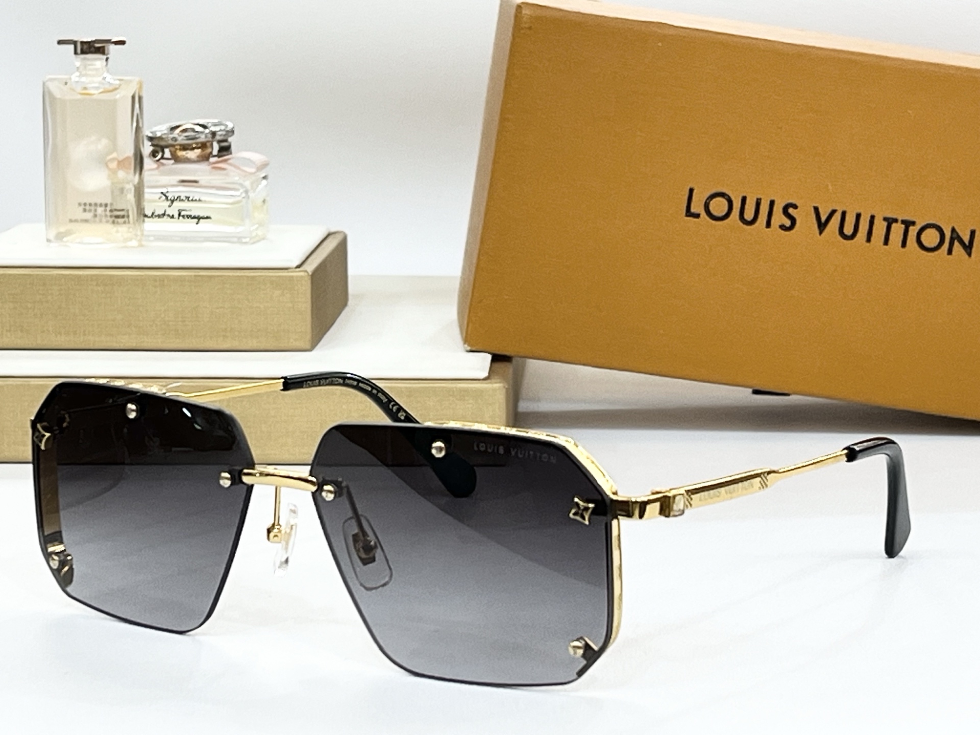  LOUIS*
ModZ1307
Size61-14-145
