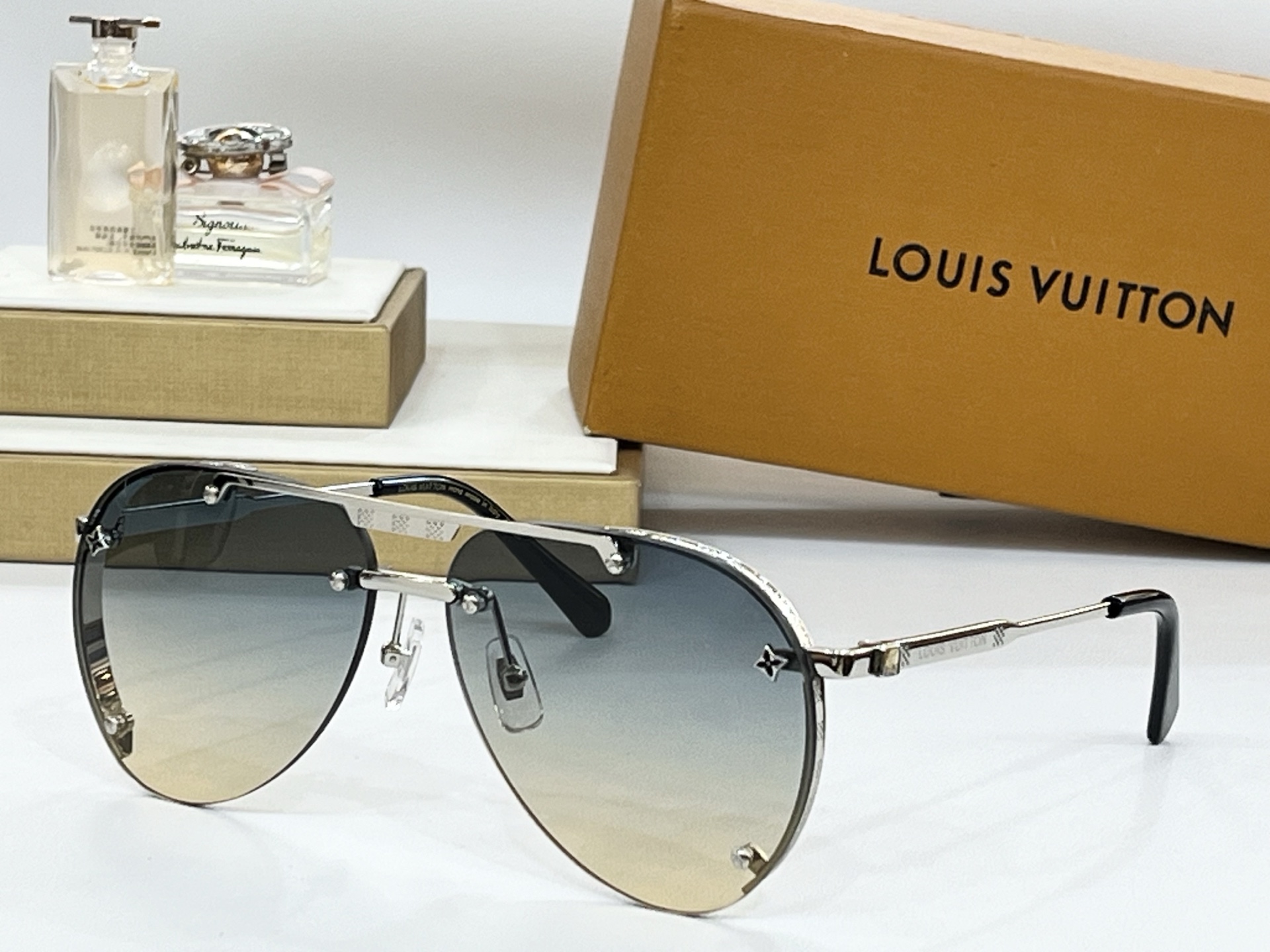  LOUIS*
ModZ1306
Size61-14-145
