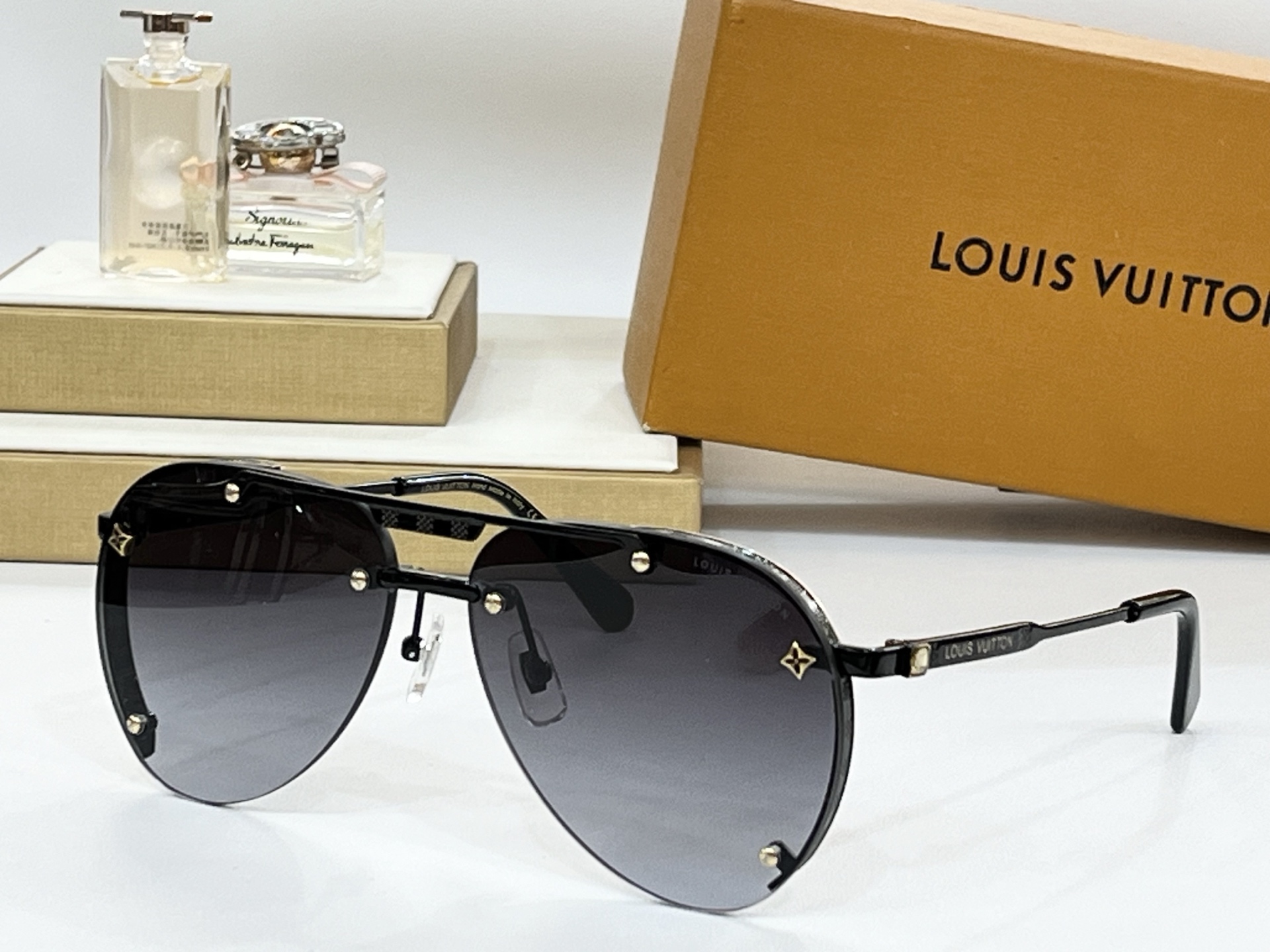  LOUIS*
ModZ1306
Size61-14-145
