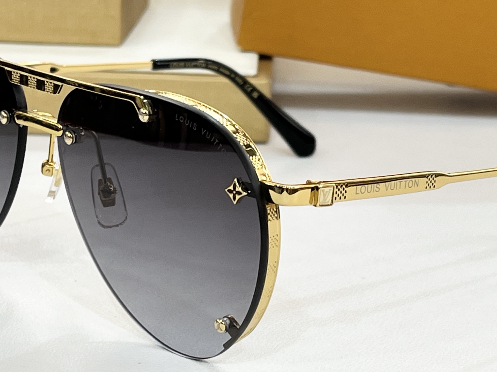  LOUIS*
ModZ1306
Size61-14-145

