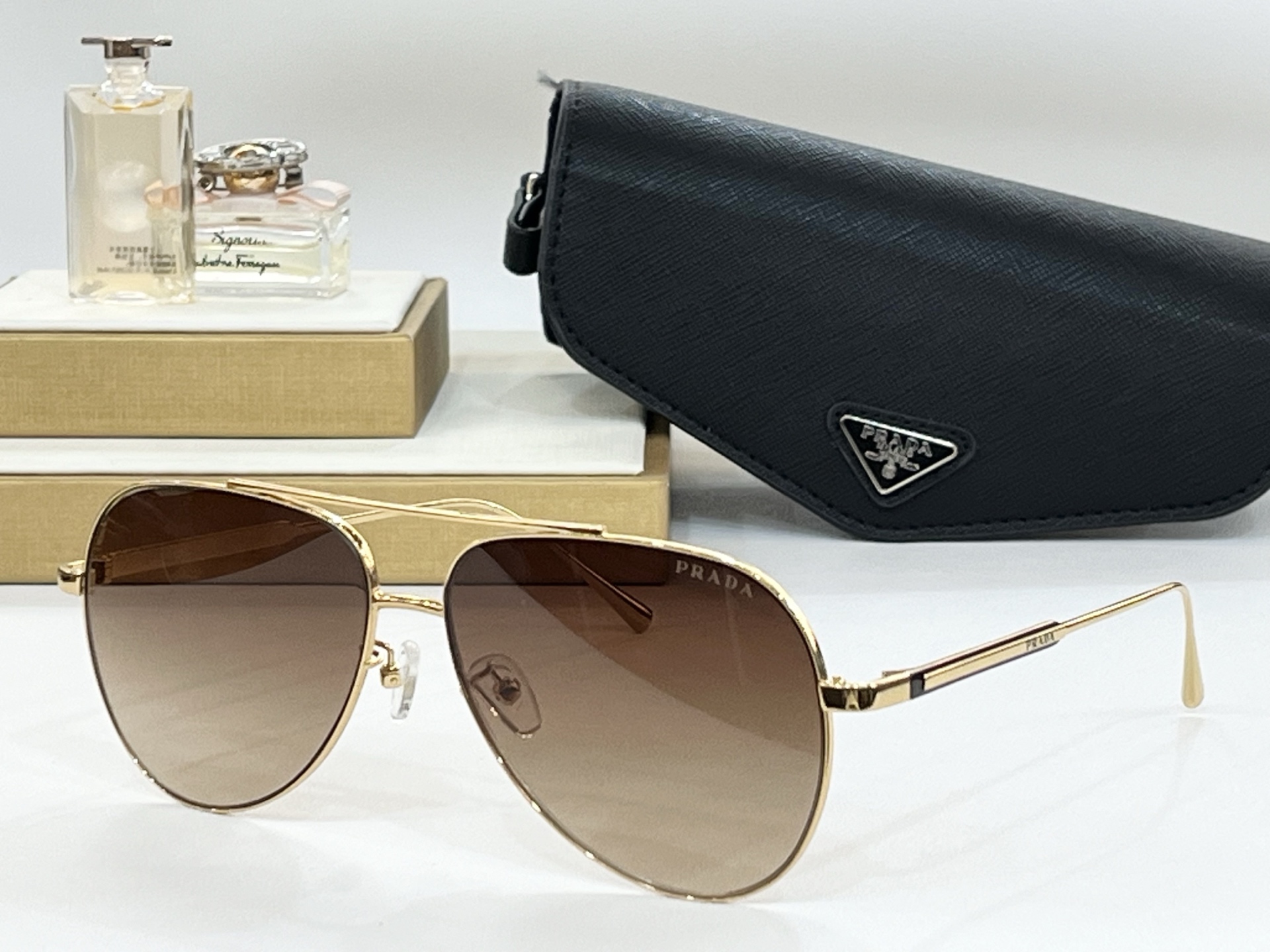  PRADA
ModPR165
Size61-14-145
