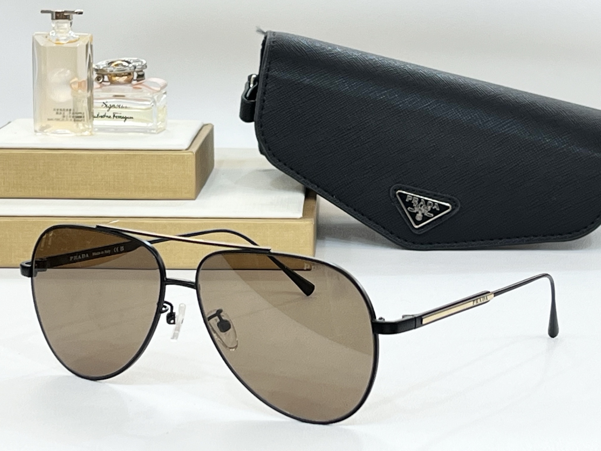  PRADA
ModPR165
Size61-14-145
