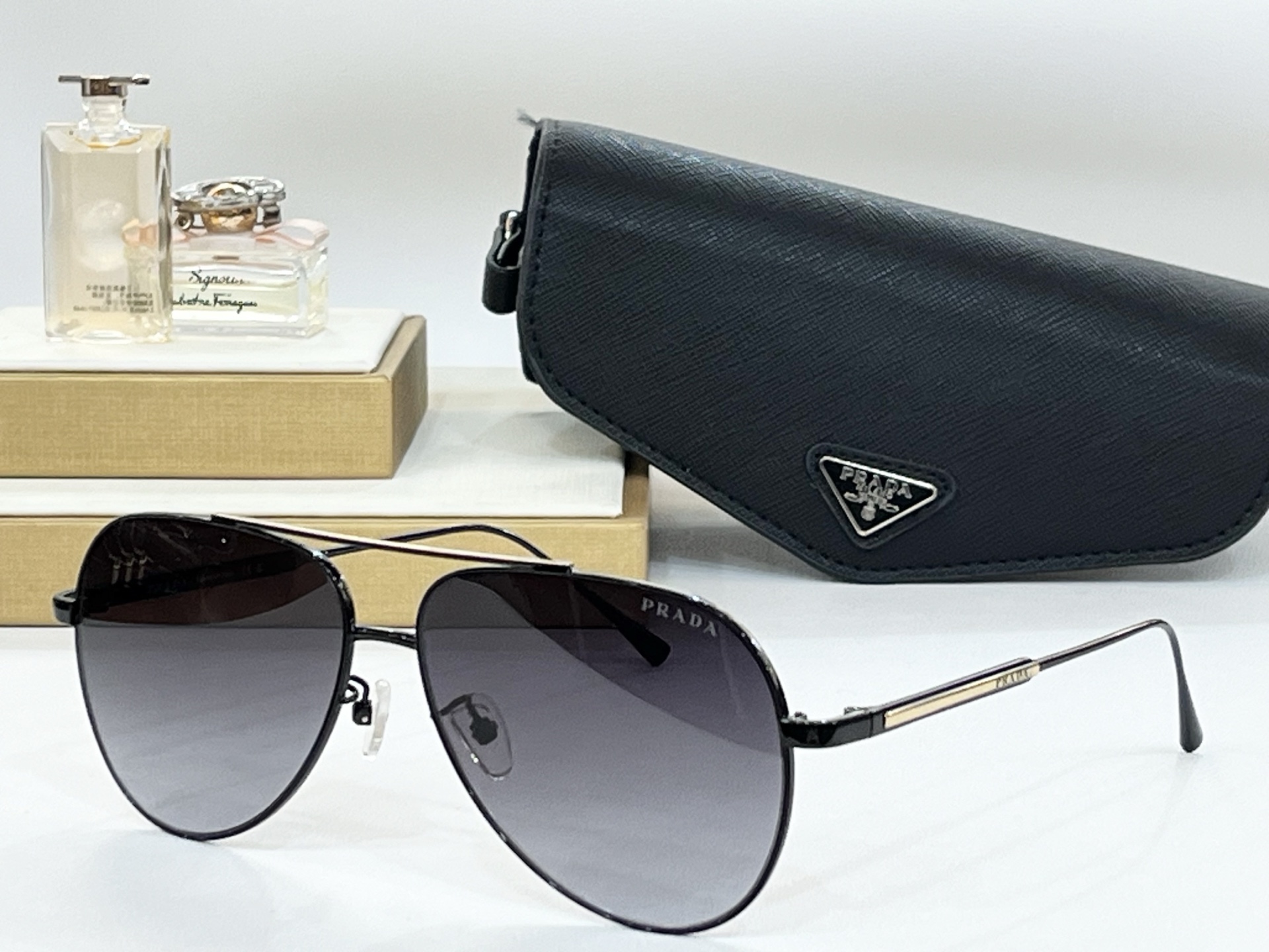  PRADA
ModPR165
Size61-14-145
