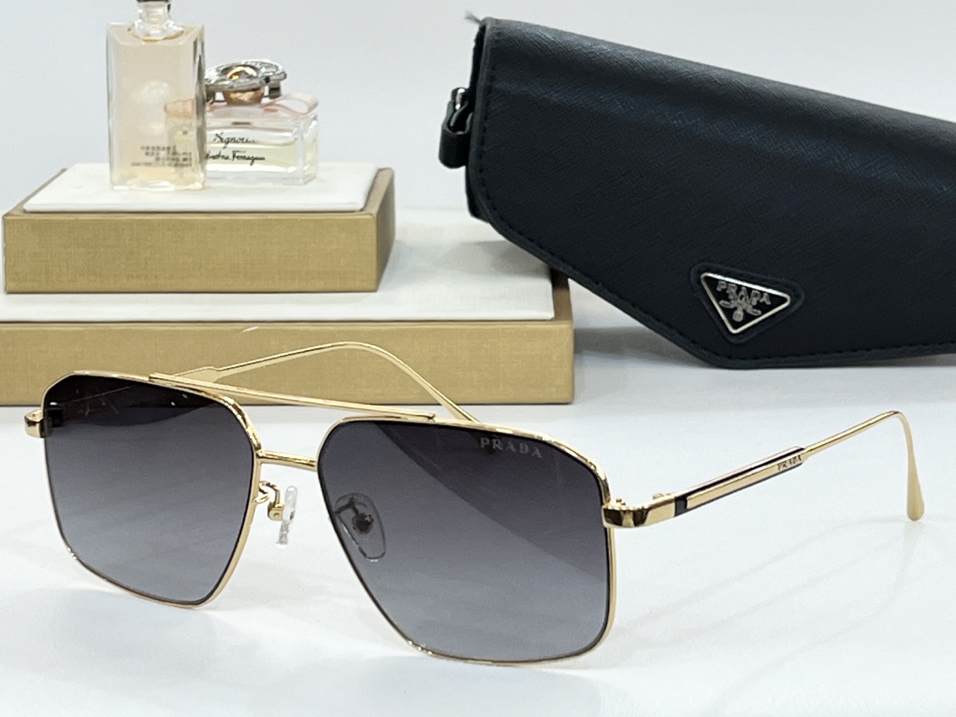  PRADA
ModPR166
Size60-15-145
