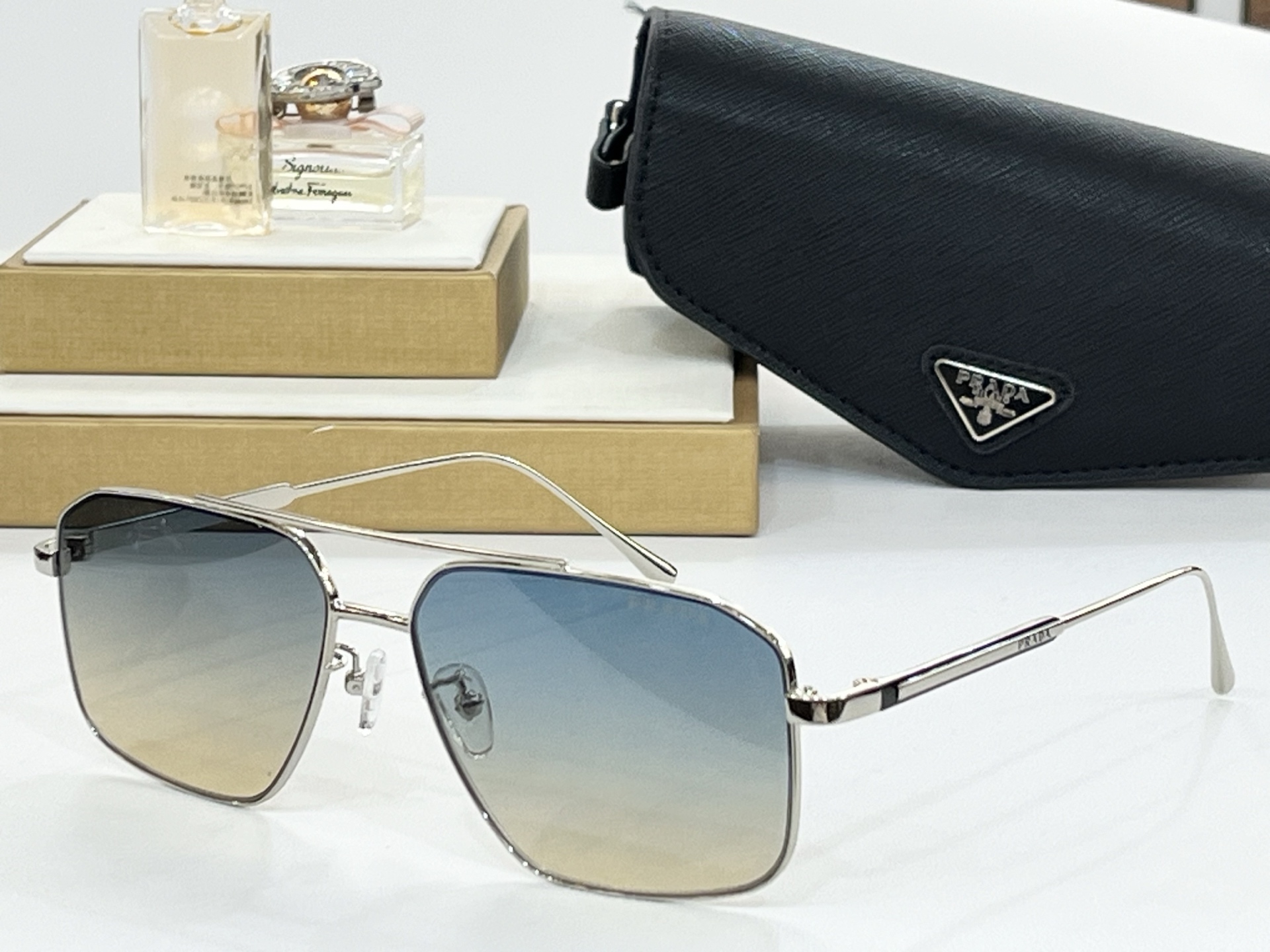  PRADA
ModPR166
Size60-15-145
