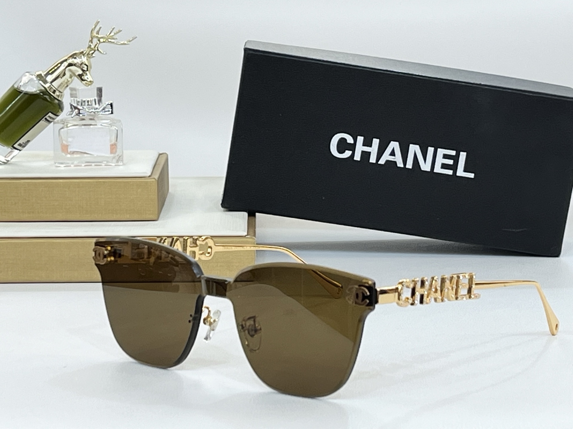  CHAN*
ModA95094
Size139-0–142
