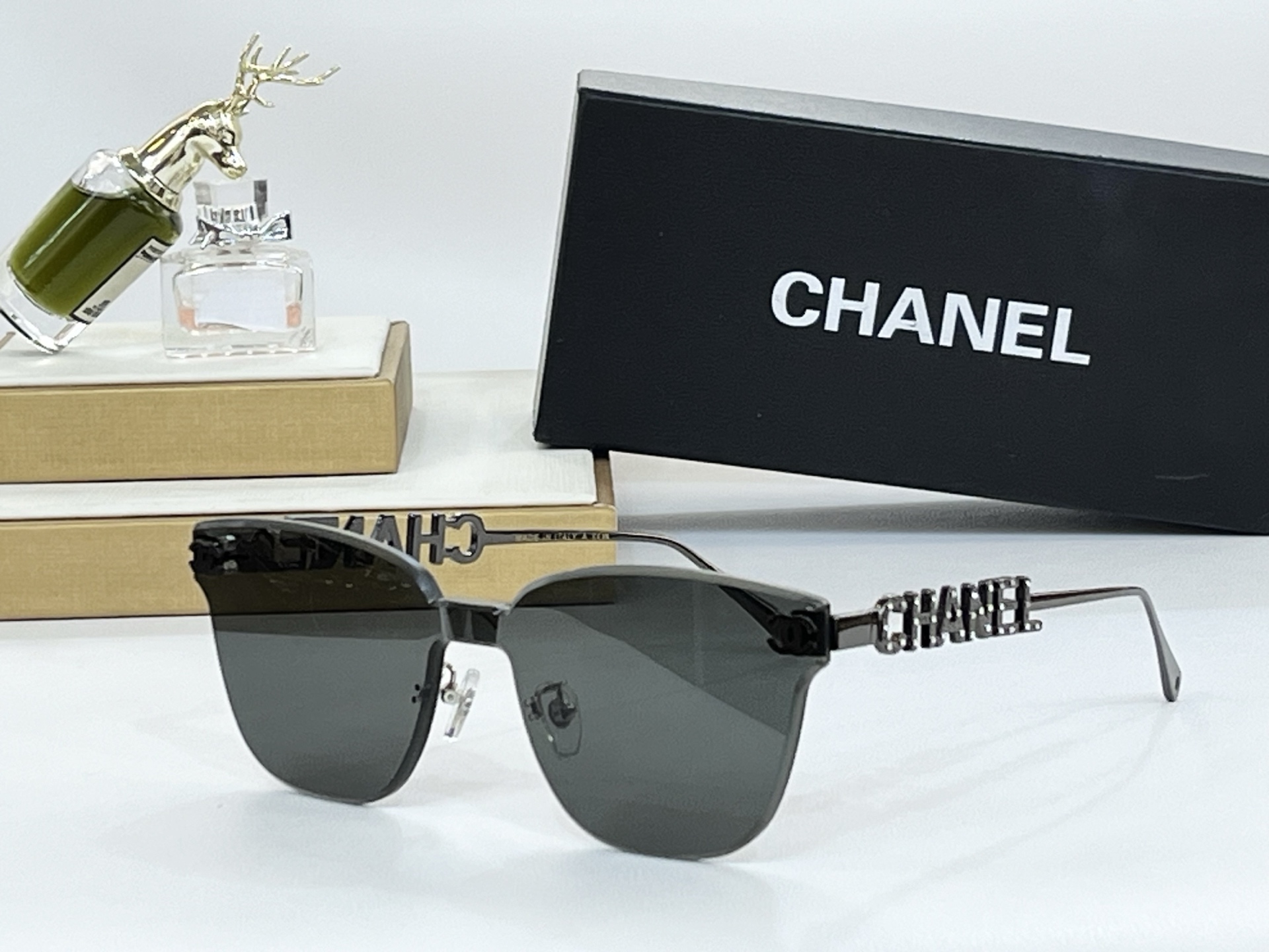  CHAN*
ModA95094
Size139-0–142
