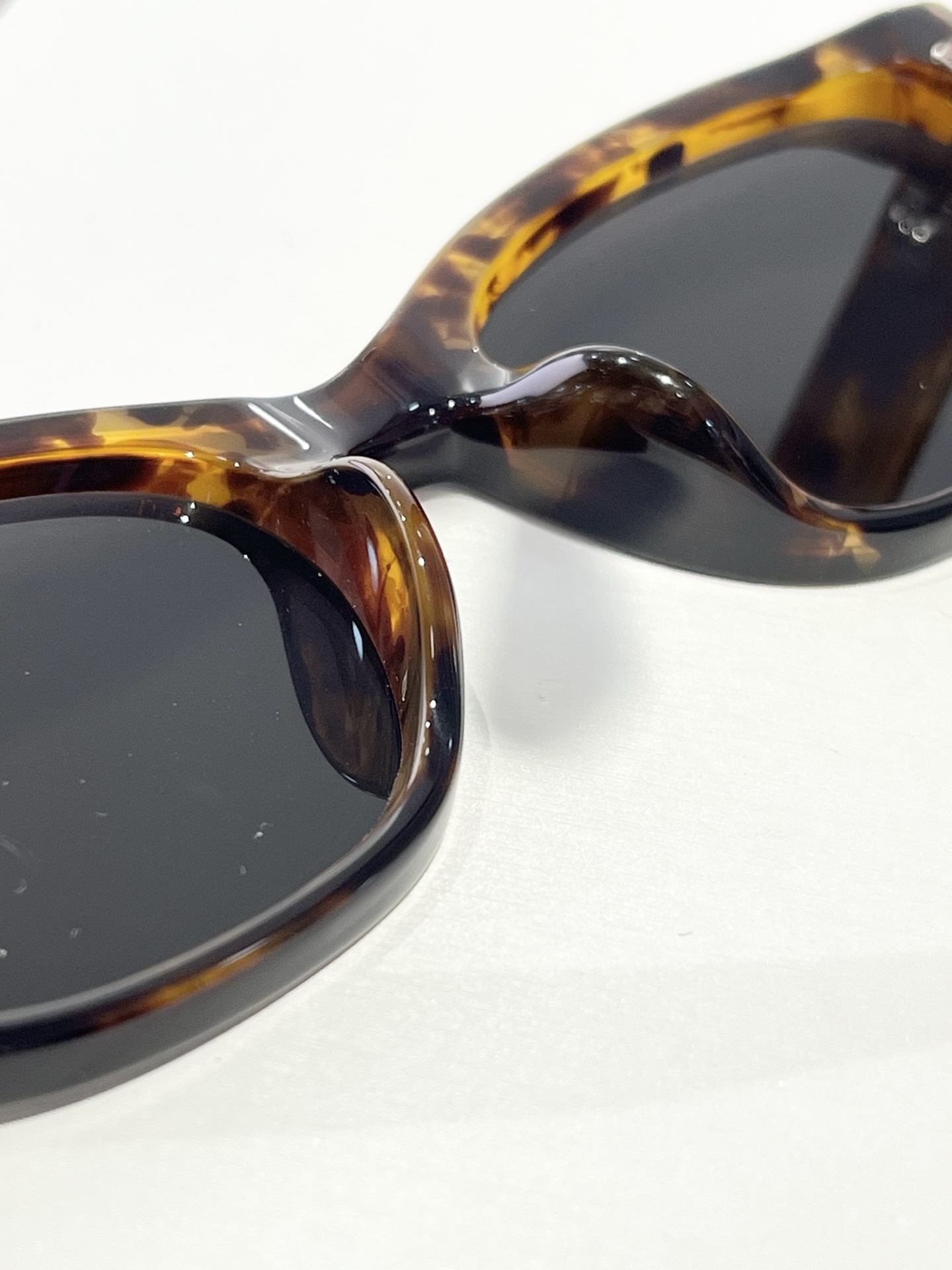  MIU M*
MODEL SMU 34WS
SIZE：52口21-148
