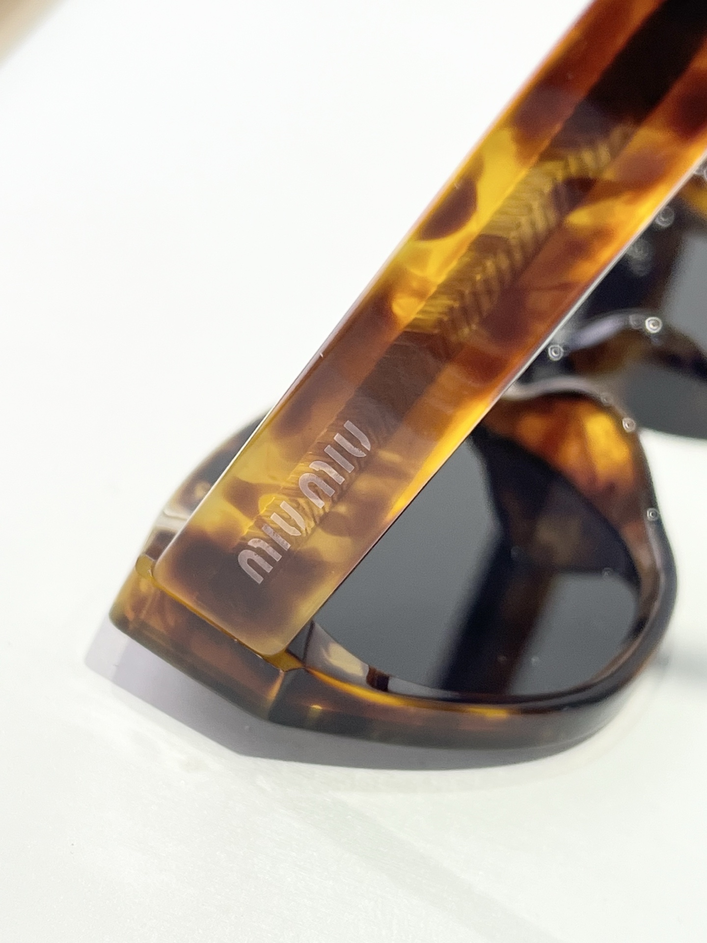  MIU M*
MODEL SMU 34WS
SIZE：52口21-148
