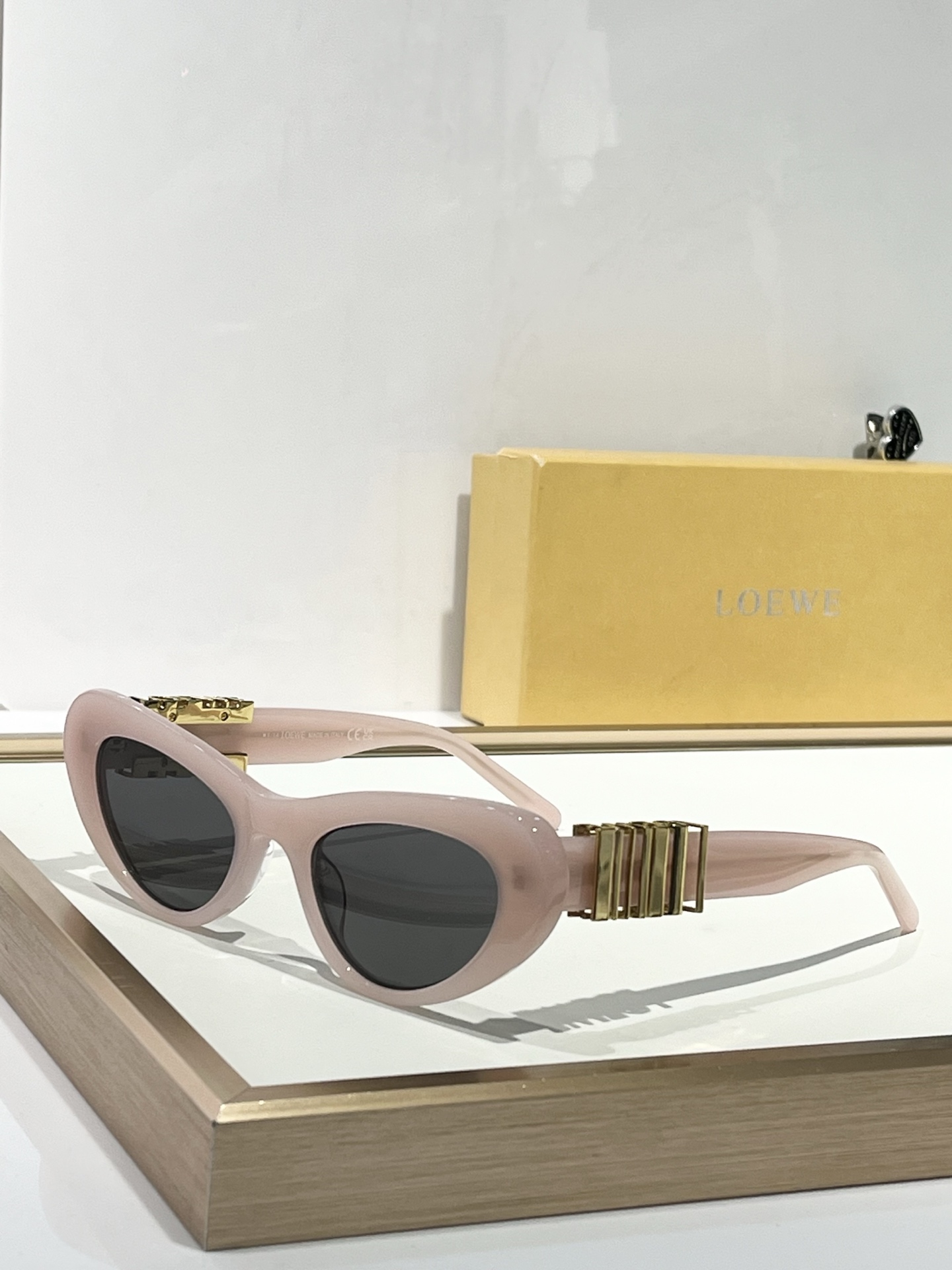  LOEWE 
MODEL：LW40156U
SIZE：52口20-140
