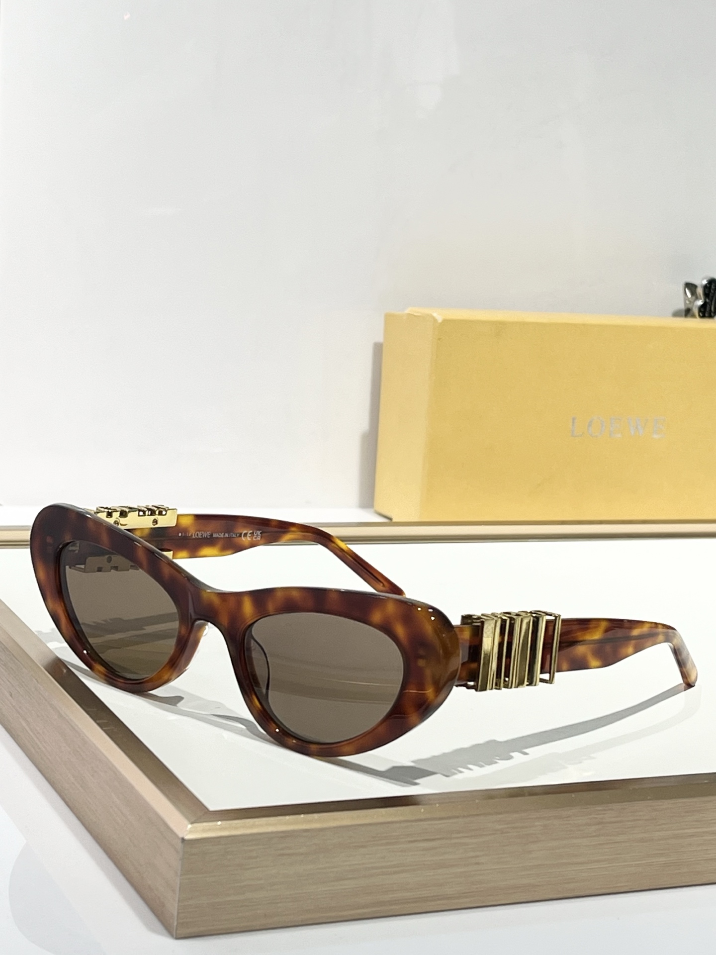  LOEWE 
MODEL：LW40156U
SIZE：52口20-140
